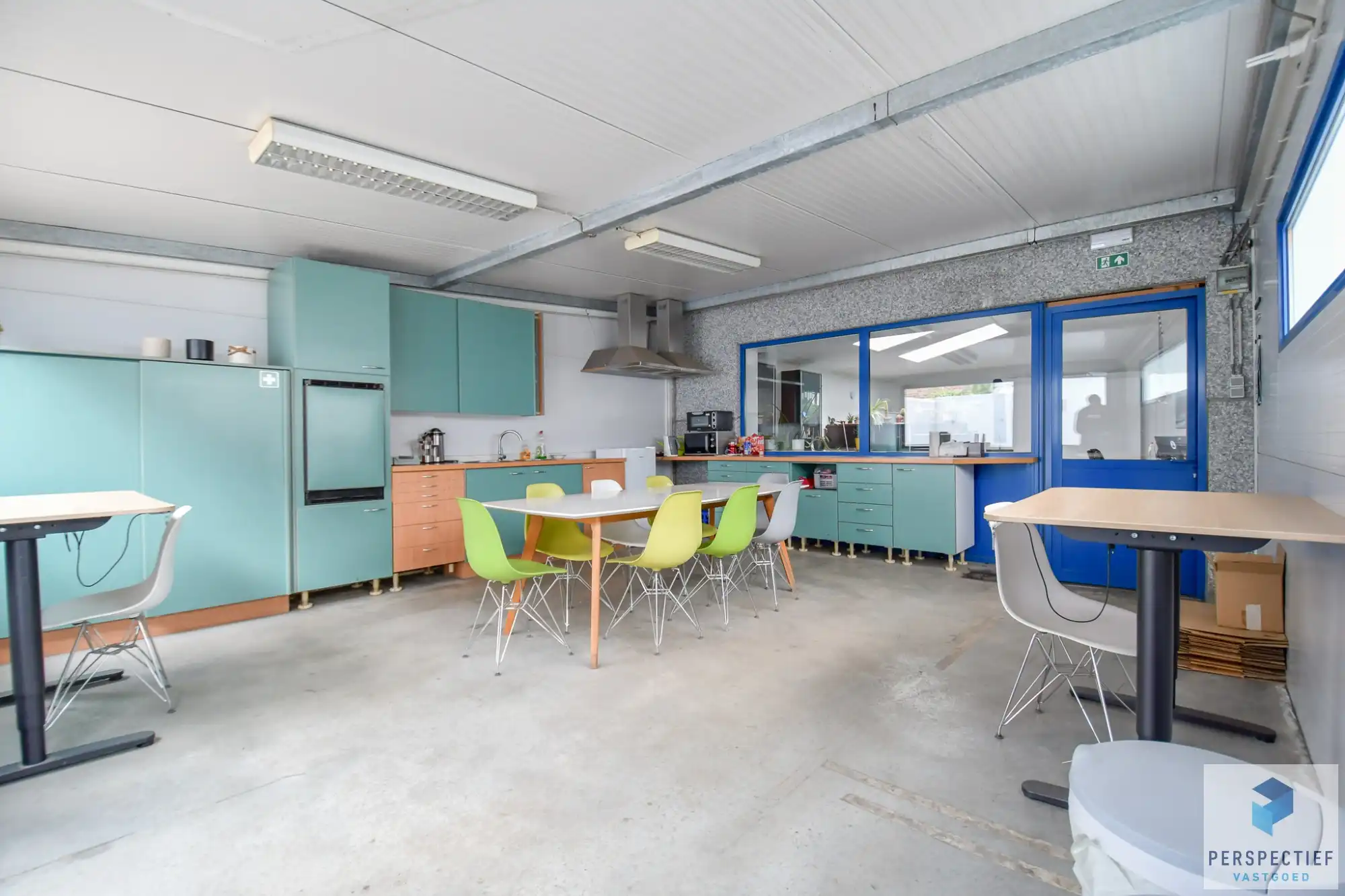 Ruime loods met kantoor ruimte (249m²) te Maldegem foto 5