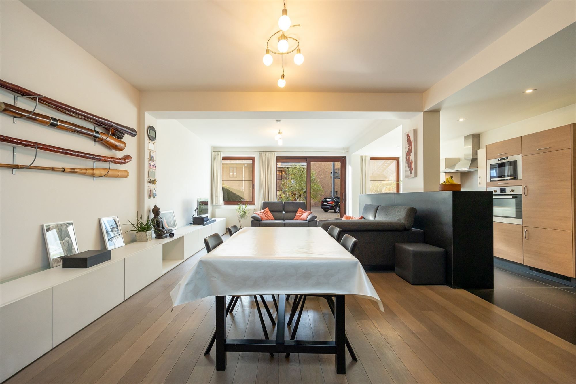 Ruime gezinswoning met garage in Mechelen centrum foto 4