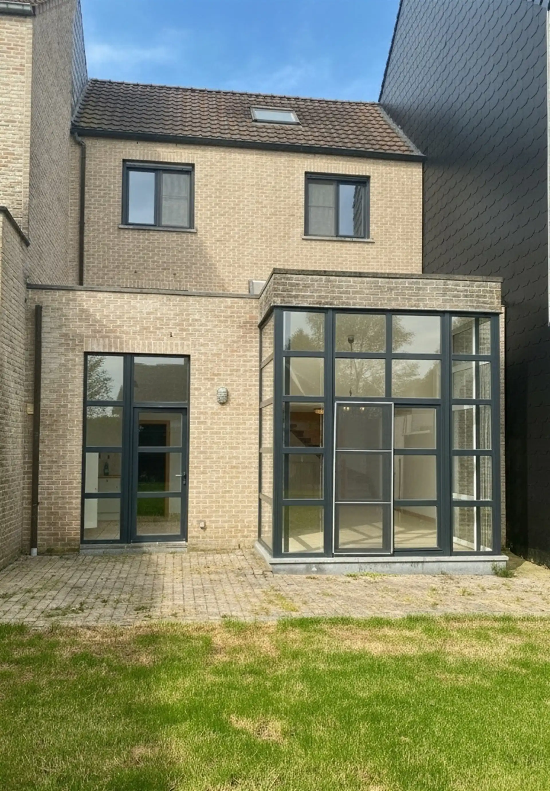 Ruime en lichtrijke woning met aangename west-geörienteerde tuin, gelegen in een rustige en doodlopende straat op wandelafstand van het centrum van Kortenberg. foto 22
