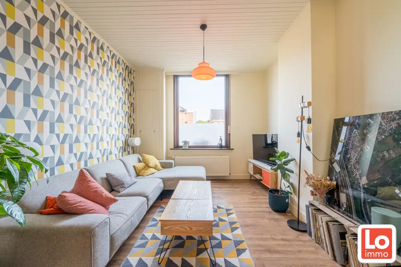 VERKOCHT!! Leuke gezellige starterswoning met aangename ruime stadstuin op een goede locatie tussen Gent en Oostakker centrum! foto 2