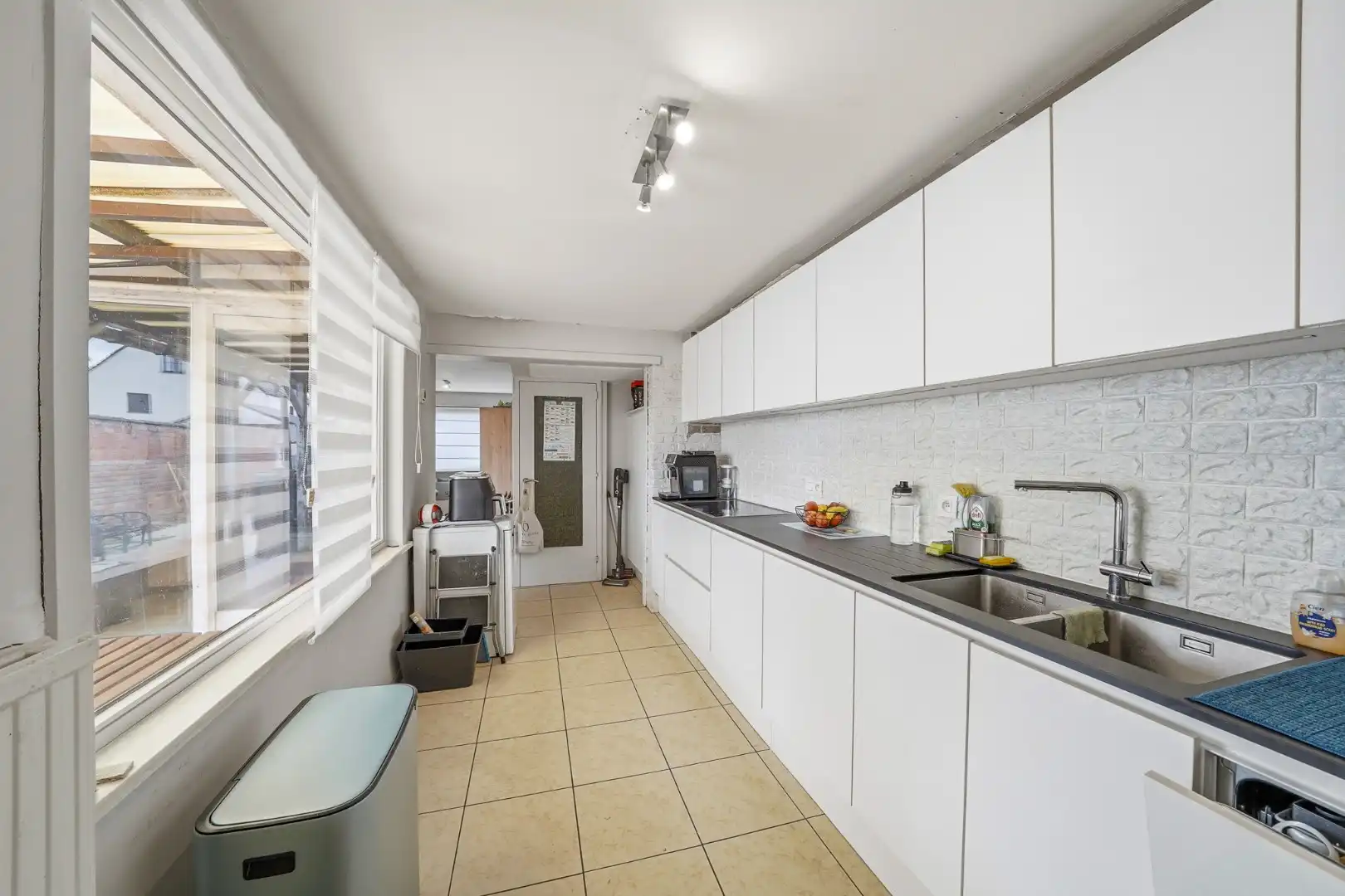 Halfopen woning met veel potentieel in Zandvoorde foto 8