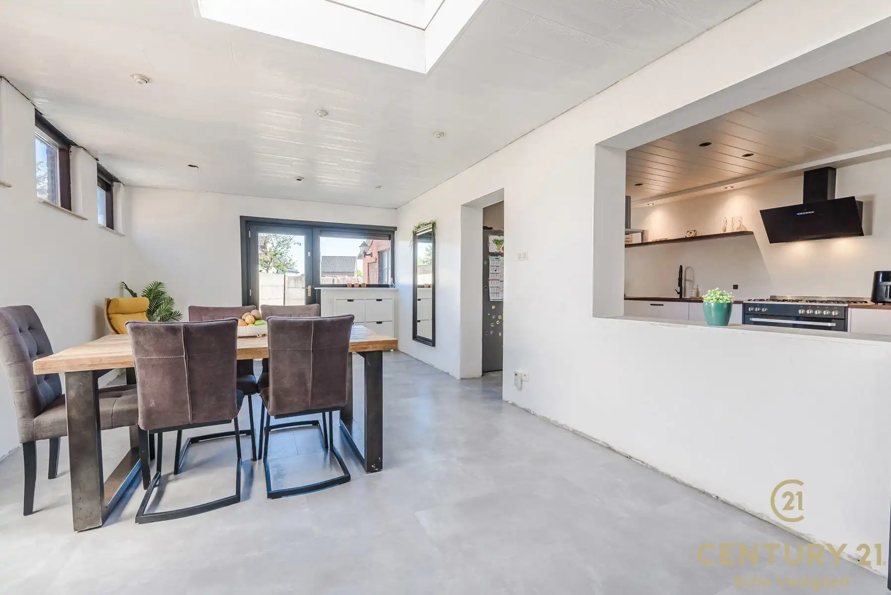 Veelzijdige en ruime centraal gelegen hoekwoning  foto 10