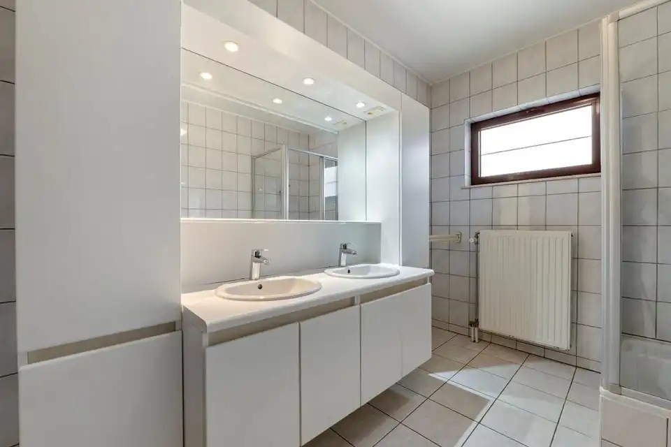 RUIM APPARTEMENT MET UITZONDERLIJK TERRAS VAN +50M² IN SINT-TRUIDEN foto 22