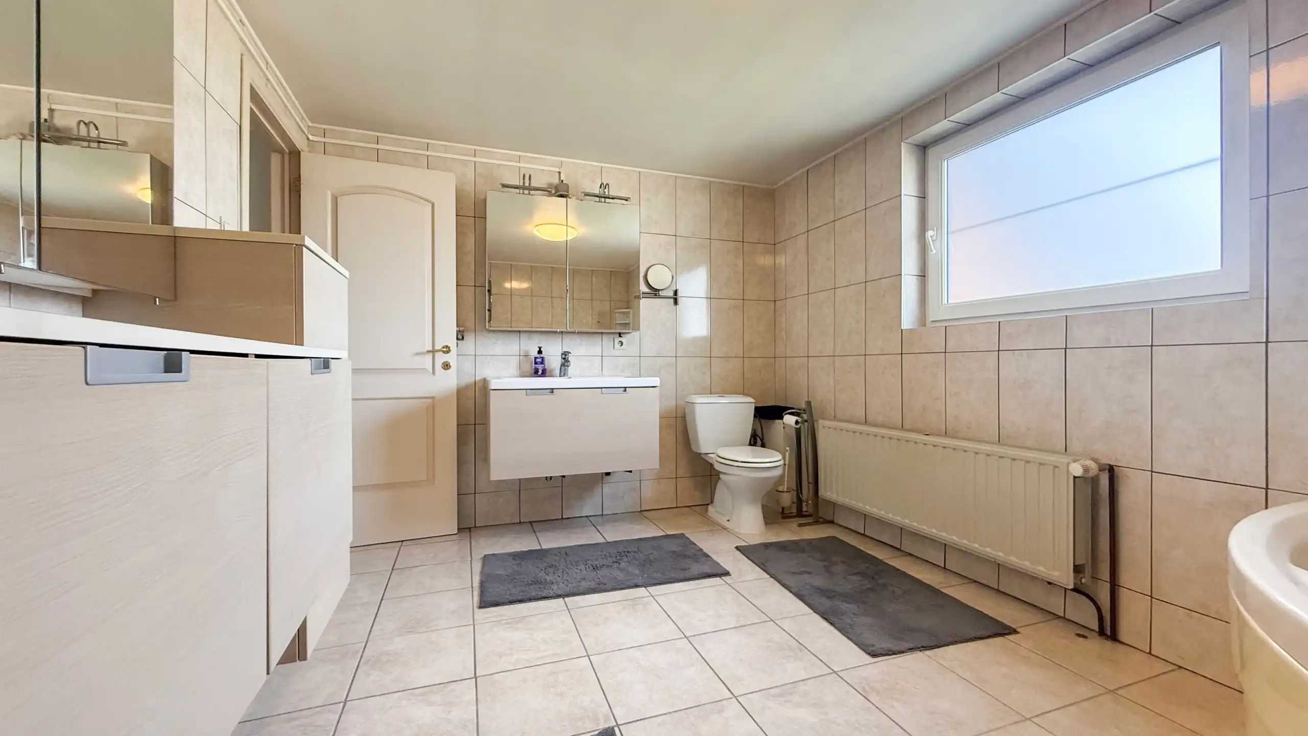 Ruime woning met 4 SLPK op een toplocatie! foto 32