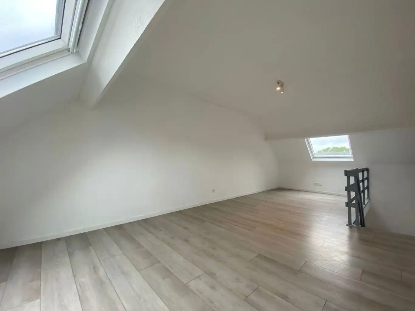 Gerenoveerde gesloten bebouwing met twee kamers  foto 12