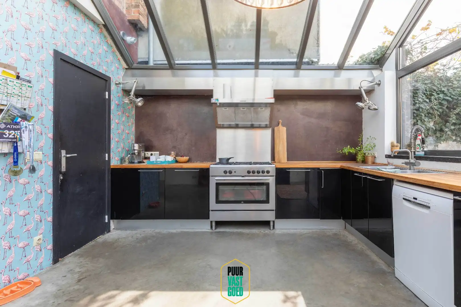 Karaktervolle burgerwoning met 5 slaapkamers en zonnige tuin, nabij de Kruispoort. foto 6