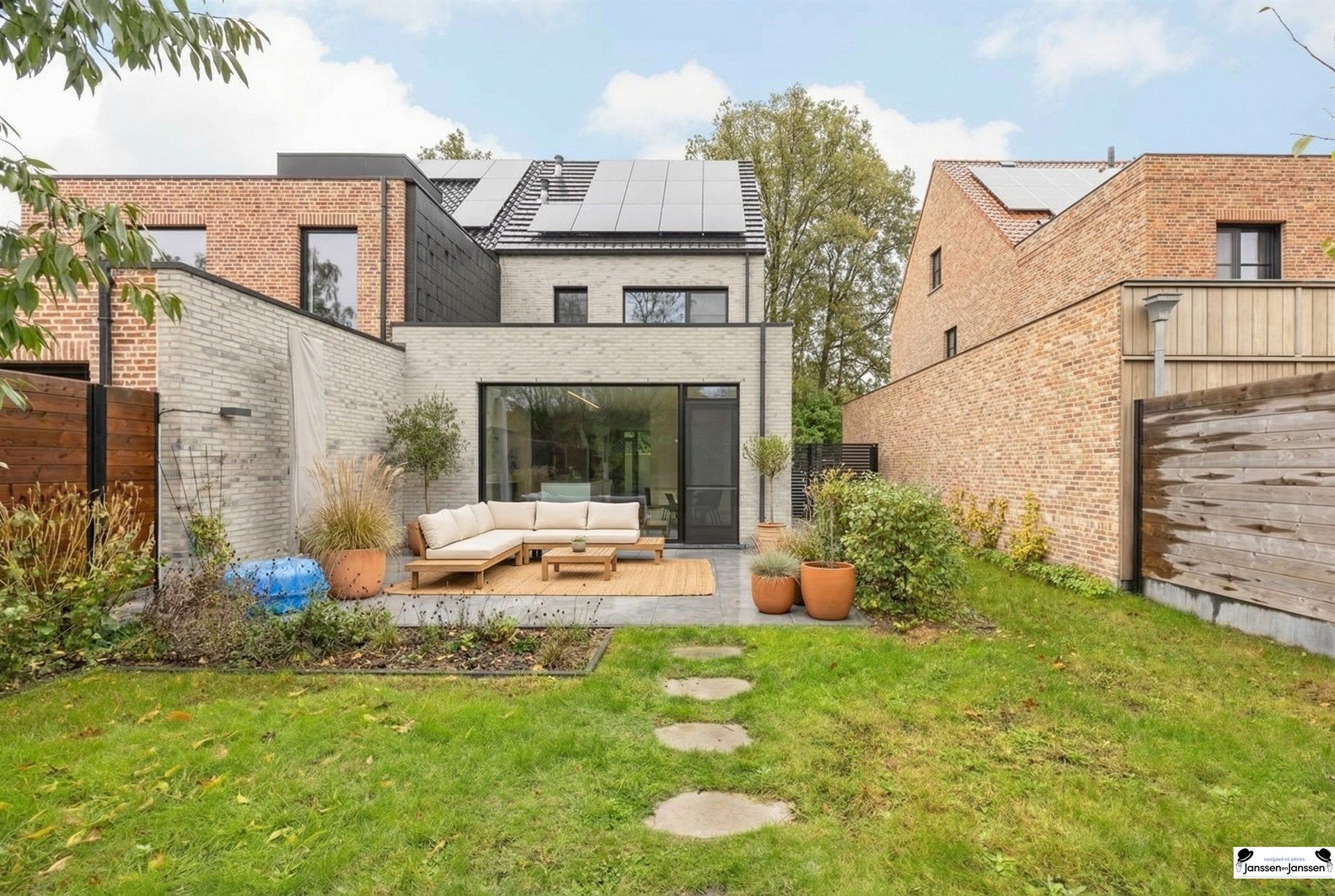 Moderne energiezuinige woning met hoogwaardige afwerking foto 24