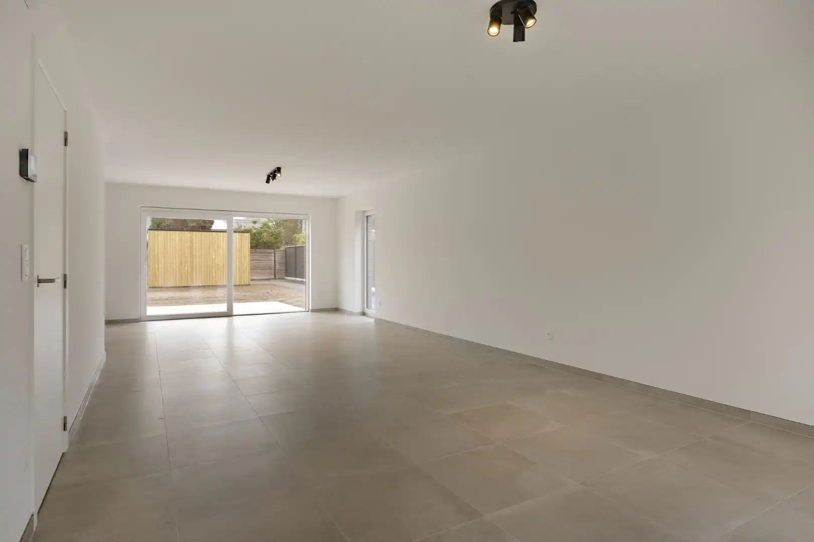 Nieuwbouwwoning met 3 slpks, gelegen op wandelafstand van het centrum !  foto 3