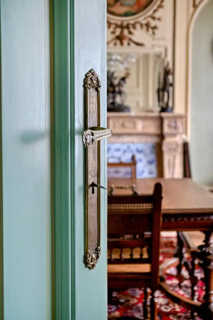 Eclectisch burgerhuis met landelijke verzichten op 2659 m² in centrum Kuurne. foto 2