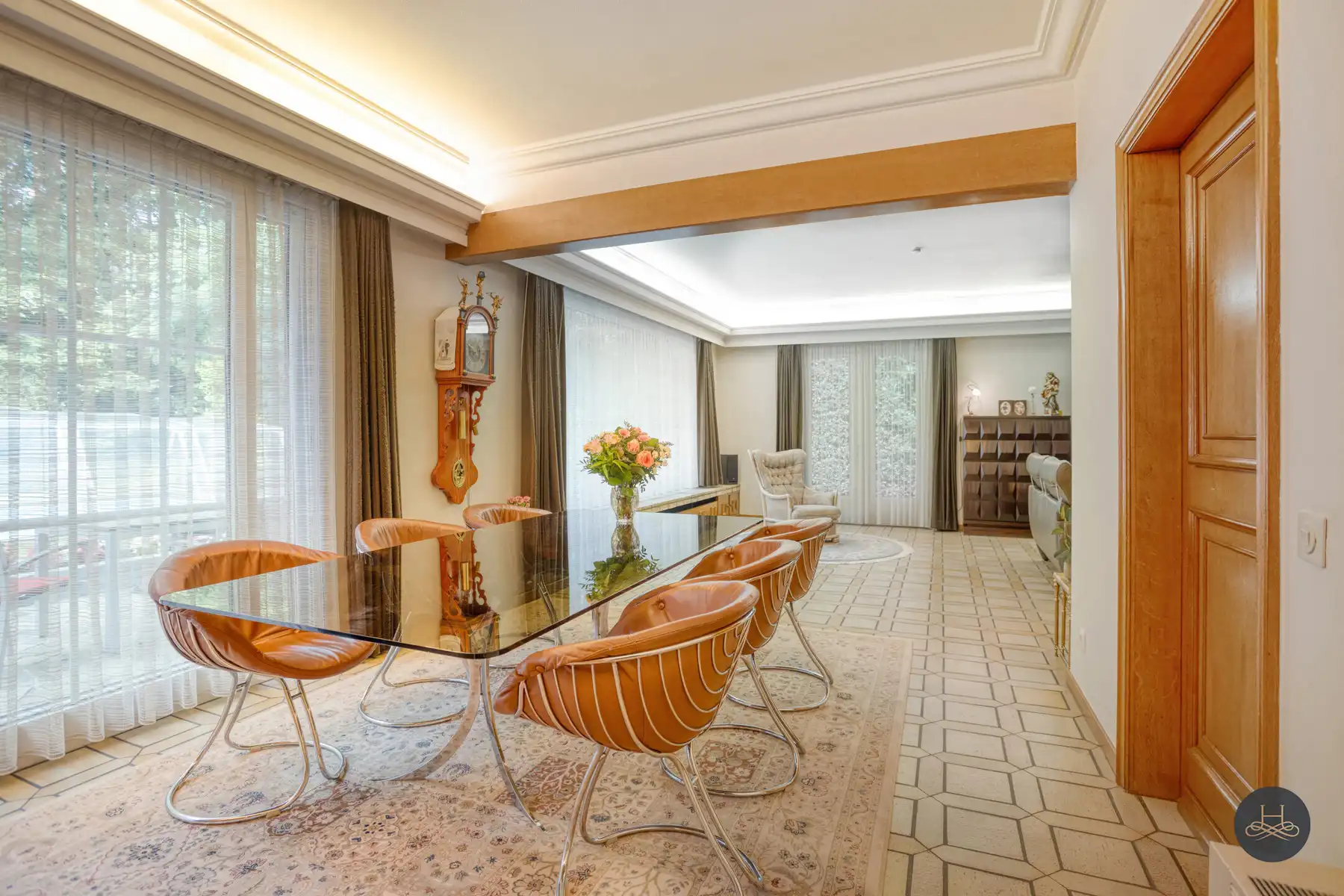 Karaktervolle villa op een zeer ruim en groen perceel foto 9