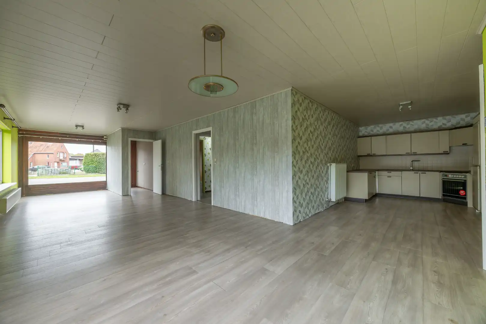 Ruim gelijkvloers appartement te koop! foto 4