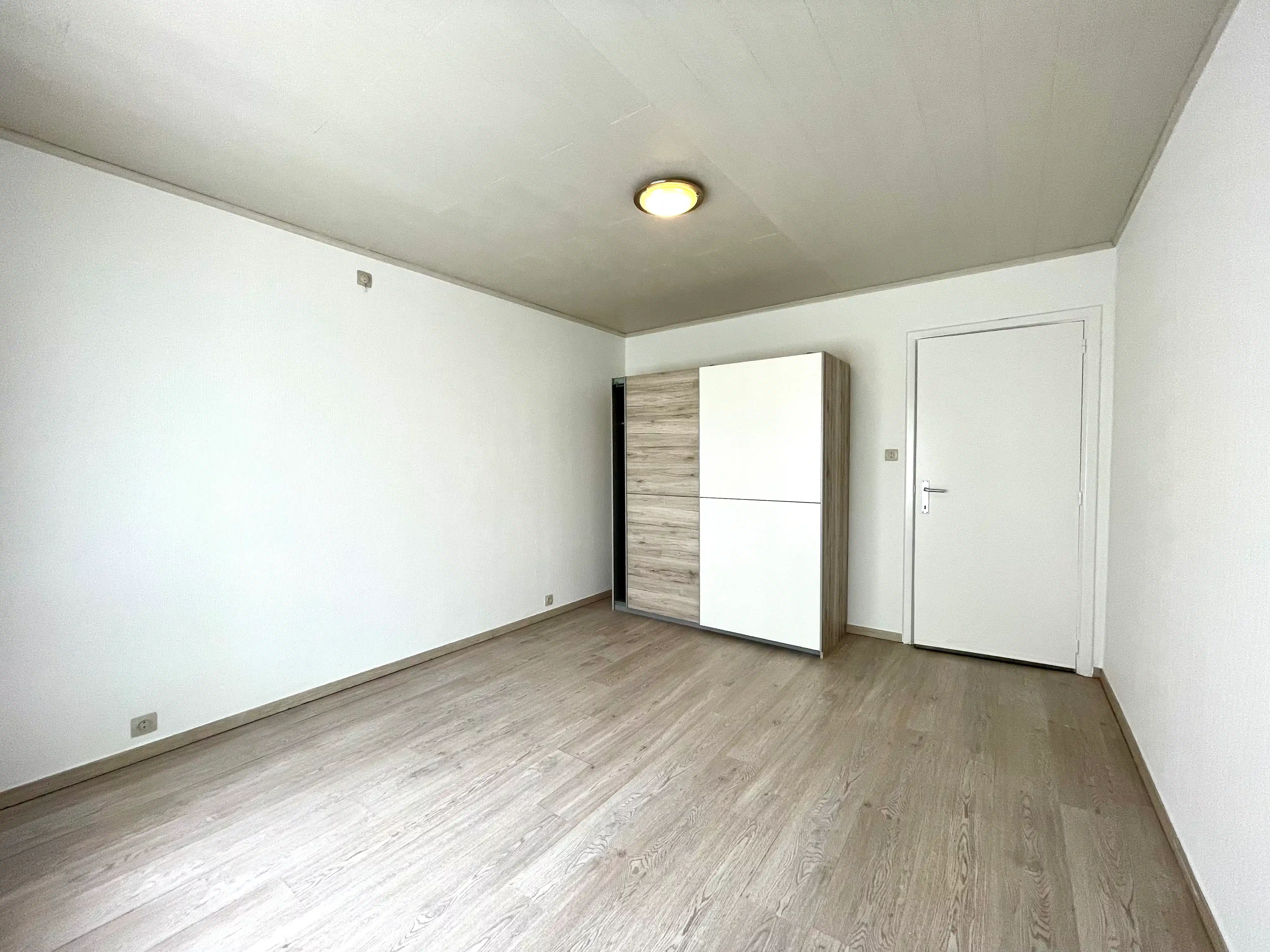 Ruim duplexappartement met 3 slaapkamers foto 13