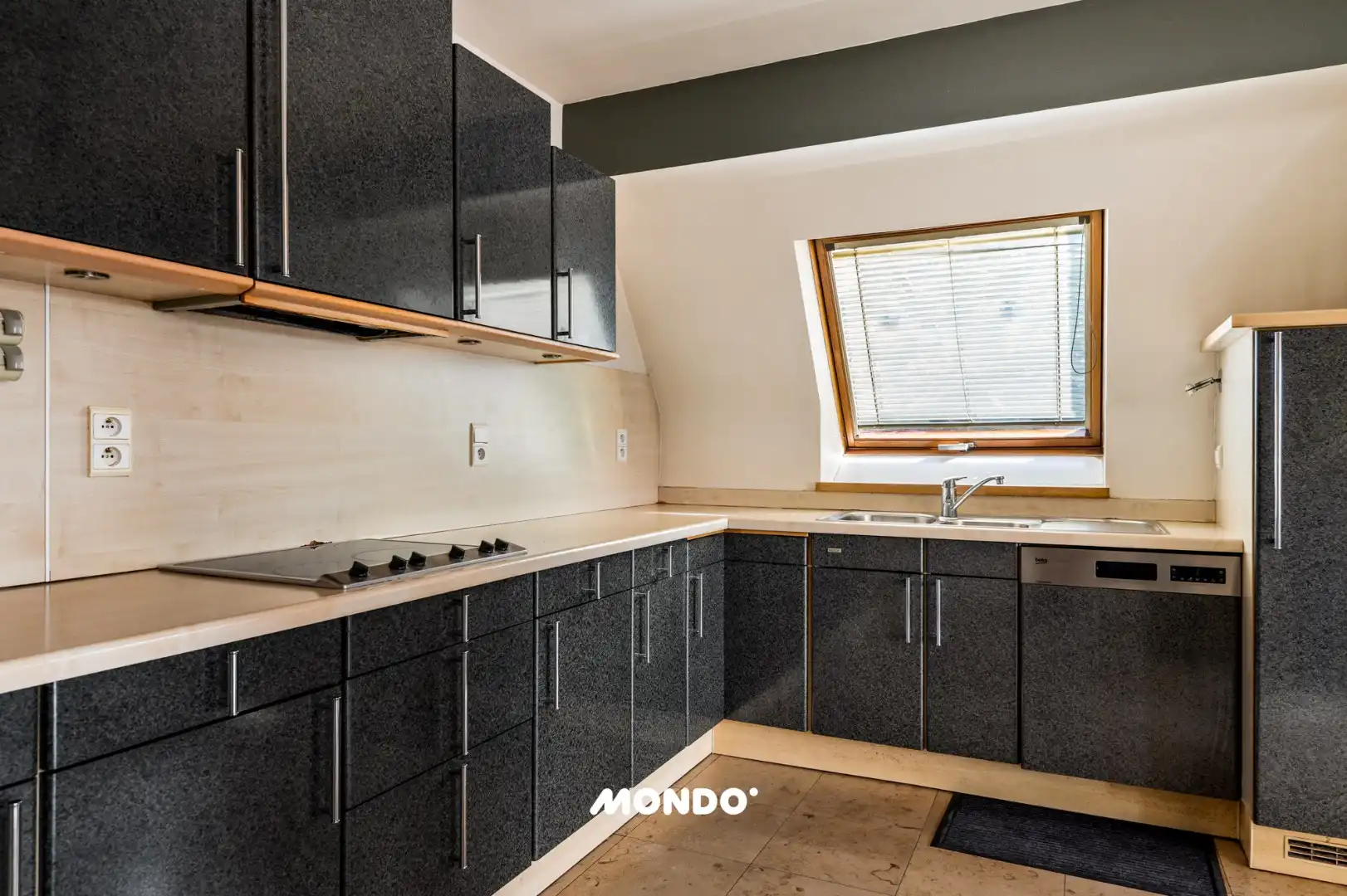 Ruim en lichtrijk appartement met 3 slaapkamers! foto 6