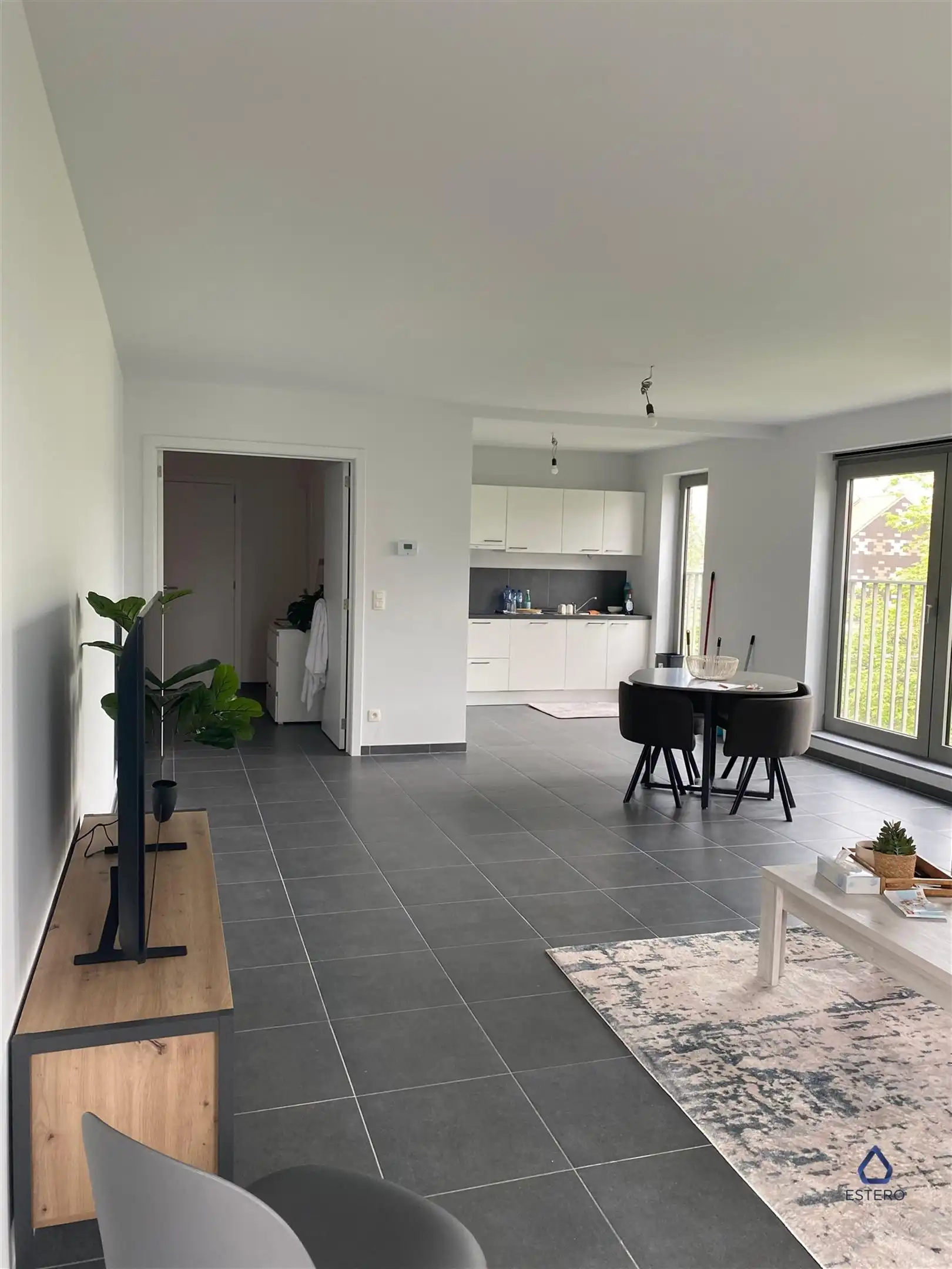 Nieuwbouwappartement met 3 slpk in verkeersluwe straat. foto 4