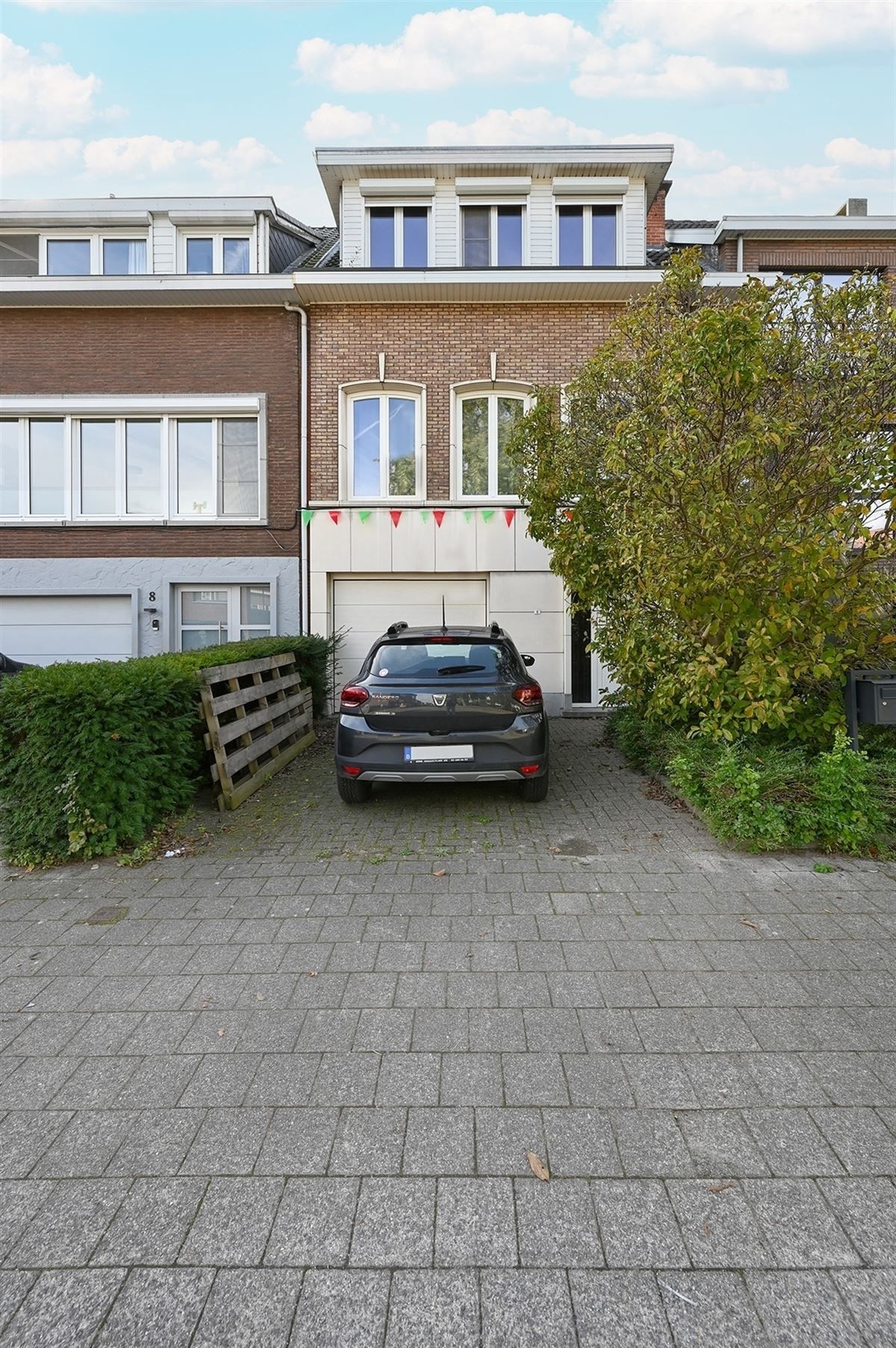 Ruime woning met tuin in populaire buurt foto {{pictureIndex}}