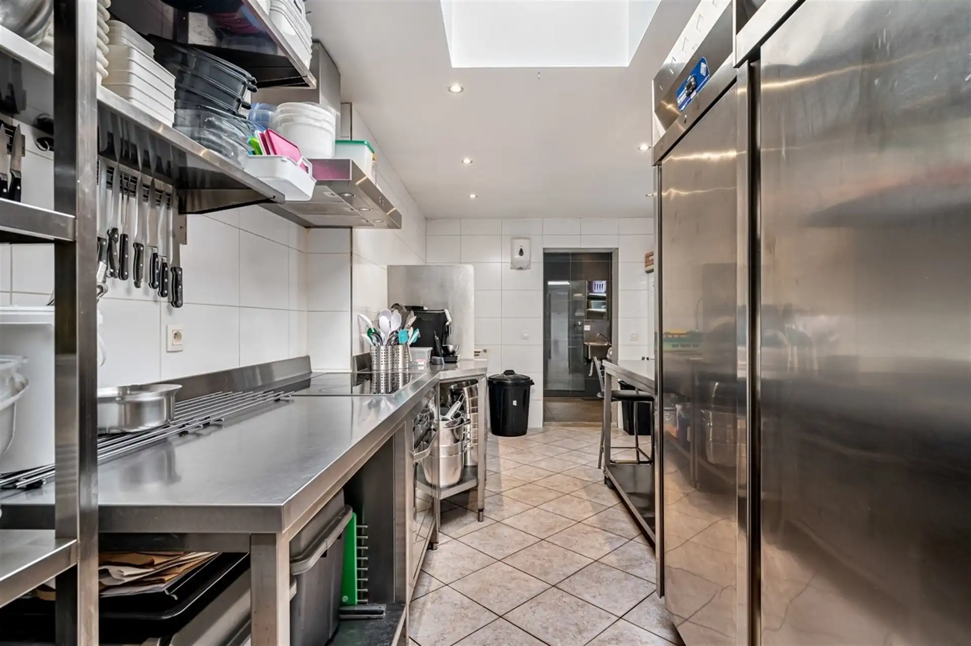 Gebouw voor gemengd gebruik in de Aalsterse stadsrand foto 4