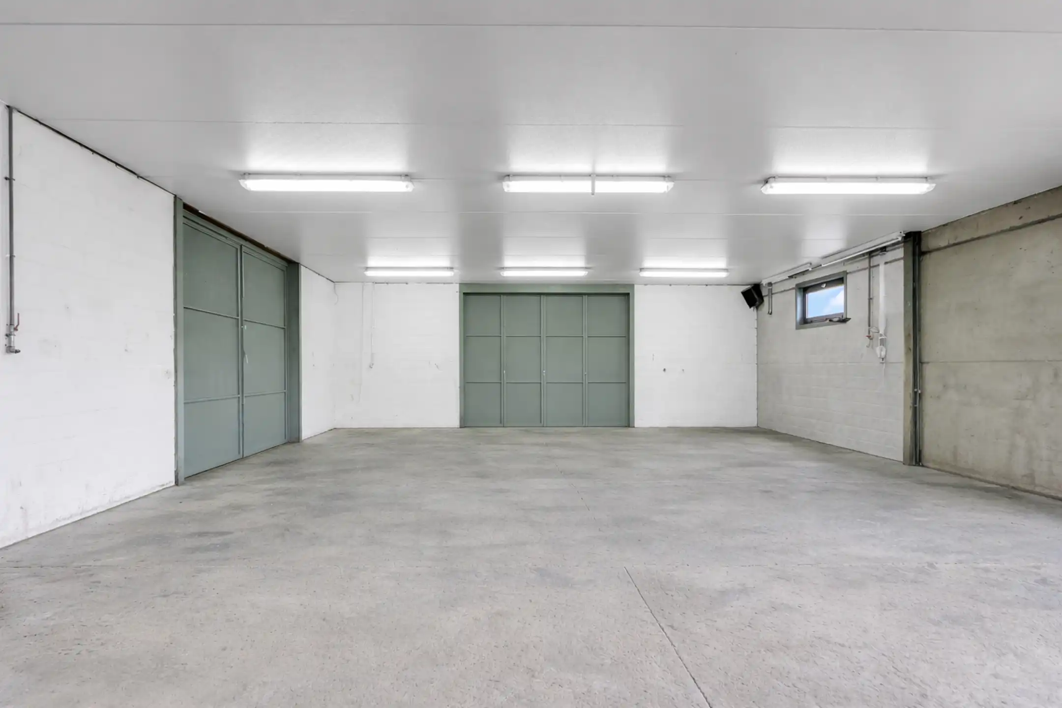 MEISE  – Landelijke woning met 3 loodsen op prachtig perceel foto 26