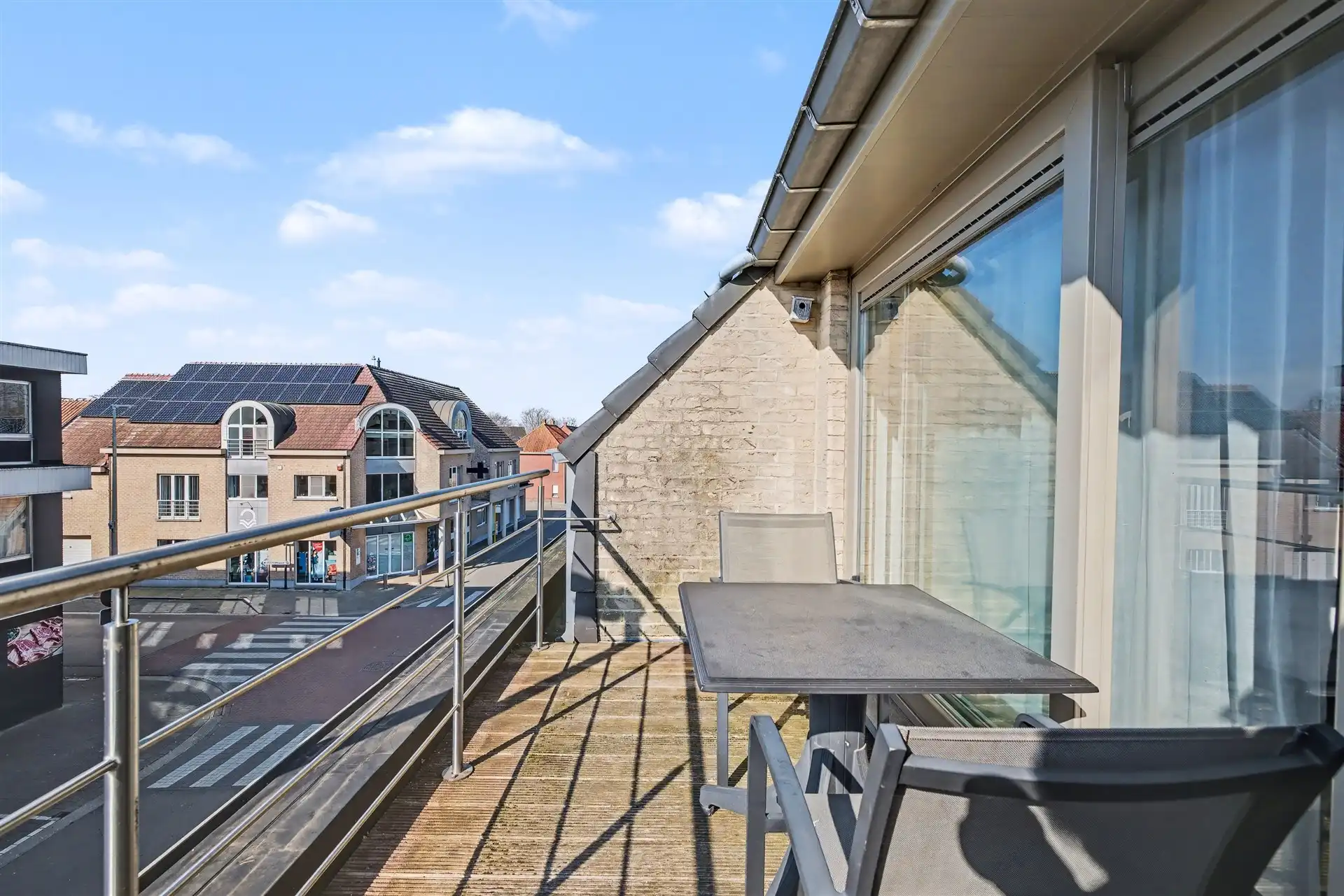 Ruim duplex appartement met 3 slaapkamers & 2 badkamers (128m²) foto 7