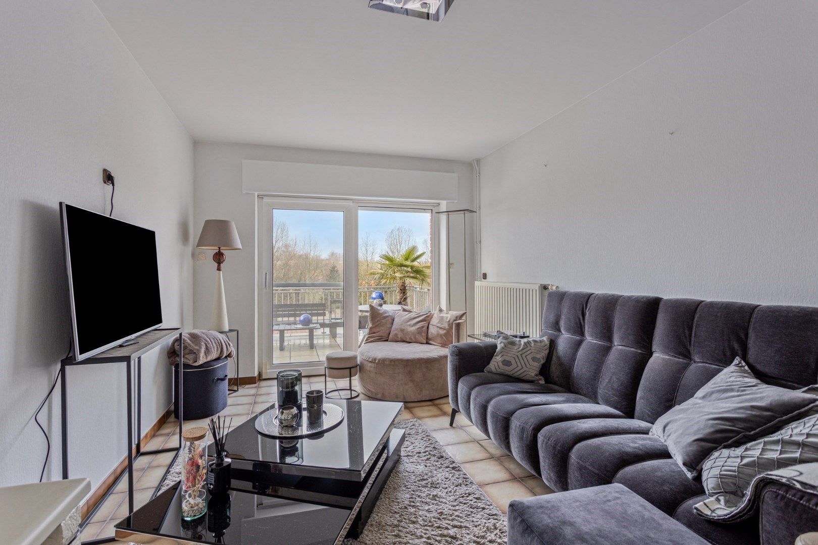 Ruime woning met karakter + appartement + werkplaats te Tongeren-Sluizen foto 5