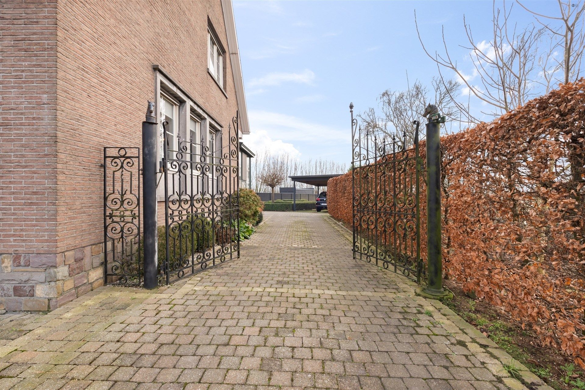 Open bebouwing met uitzicht over weides op 1.034m² grond foto 3