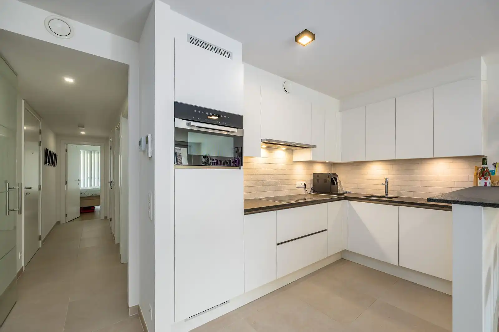Modern appartement met 2 slpk, terras in jonge residentie foto 4