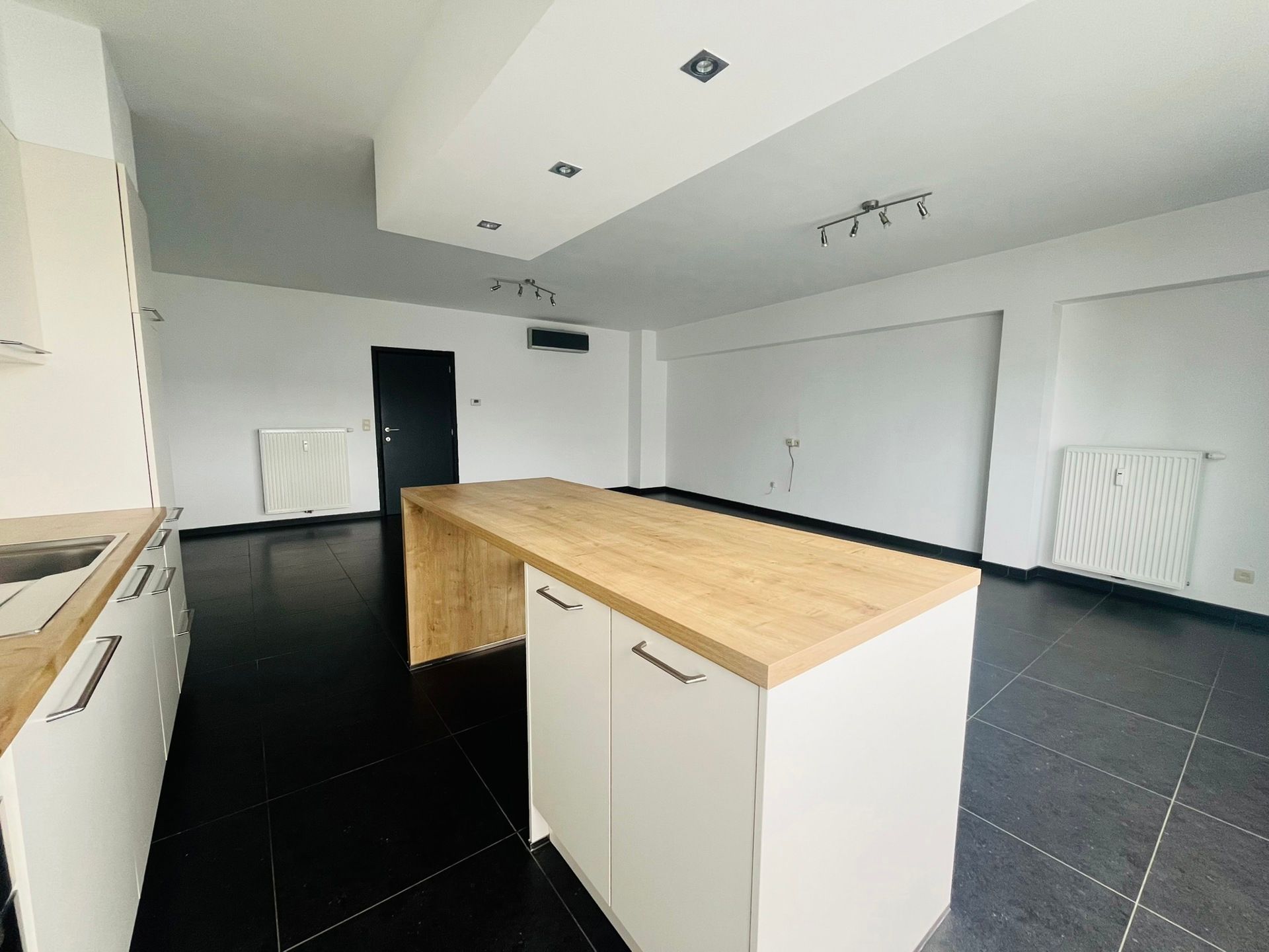 APPARTEMENT OP WANDELAFSTAND VAN HET CENTRUM. foto 6