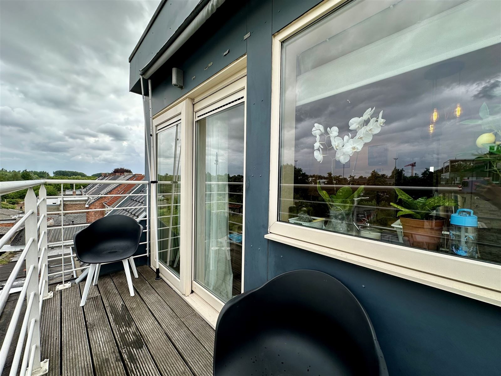 Instapklaar duplexappartement op toplocatie te Wetteren! foto {{pictureIndex}}