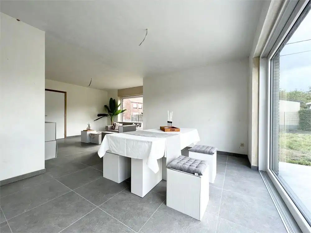 Topper! Prachtige, lichtrijke woning met zonnige tuin! foto 3