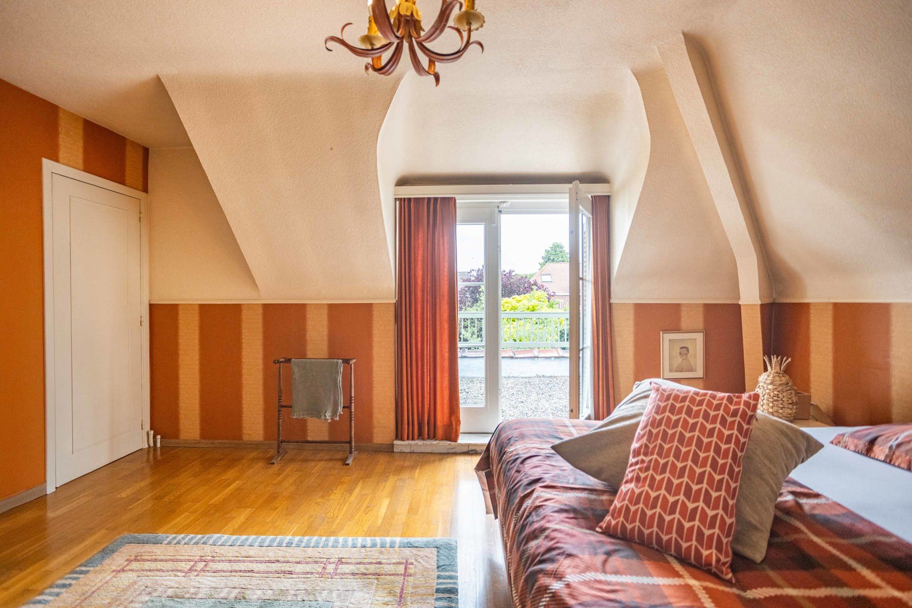 Riante Villa met 5 slpk en praktijkruimte op 1100m² foto 17