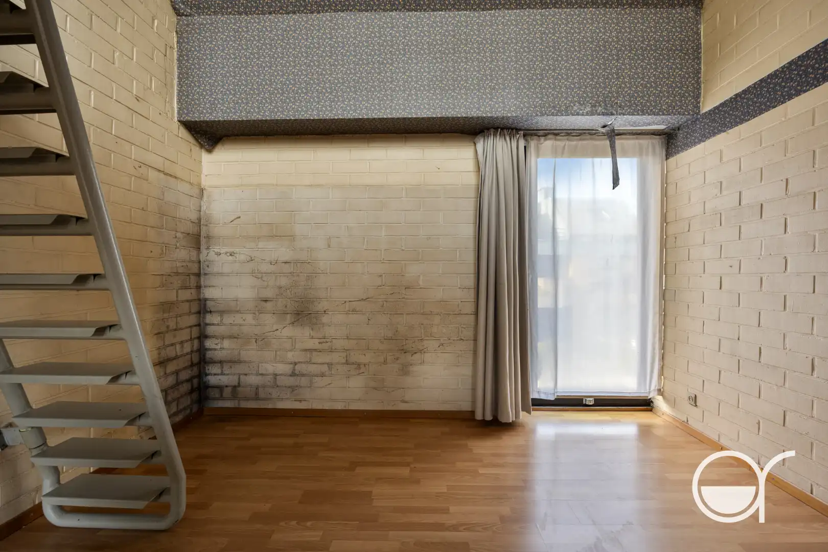 Te renoveren architectenwoning met karakter, koertje en dakterras in Bottelare foto 14