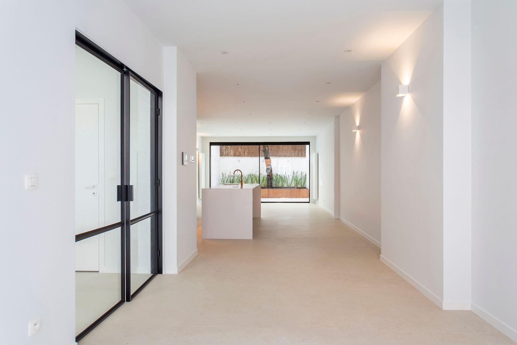 Volledig gerenoveerde stadswoning in begeerde Markgravebuurt foto 2