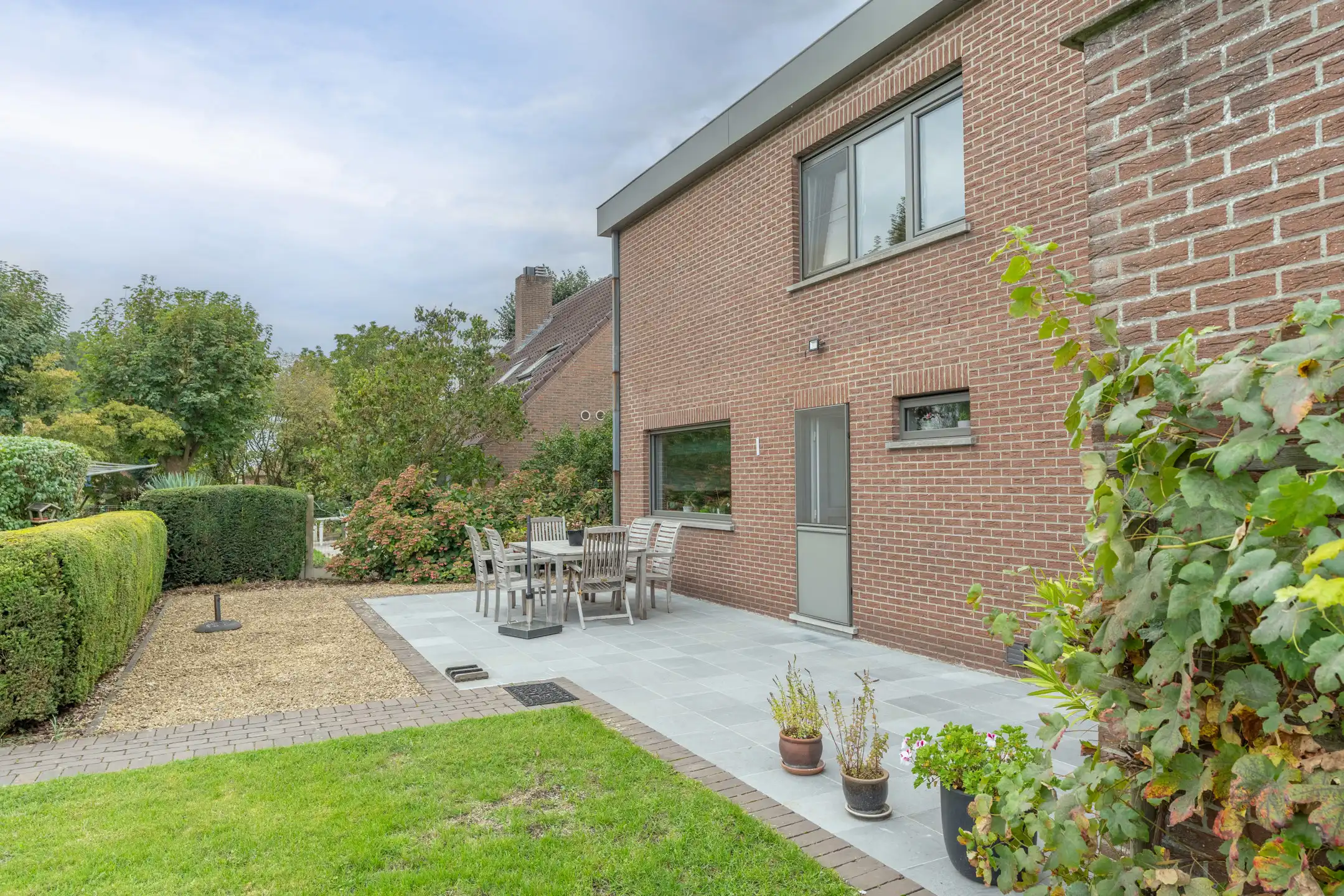 Gunstig gel. instapklare woning op mooi perceel van 1.000 m² foto 33