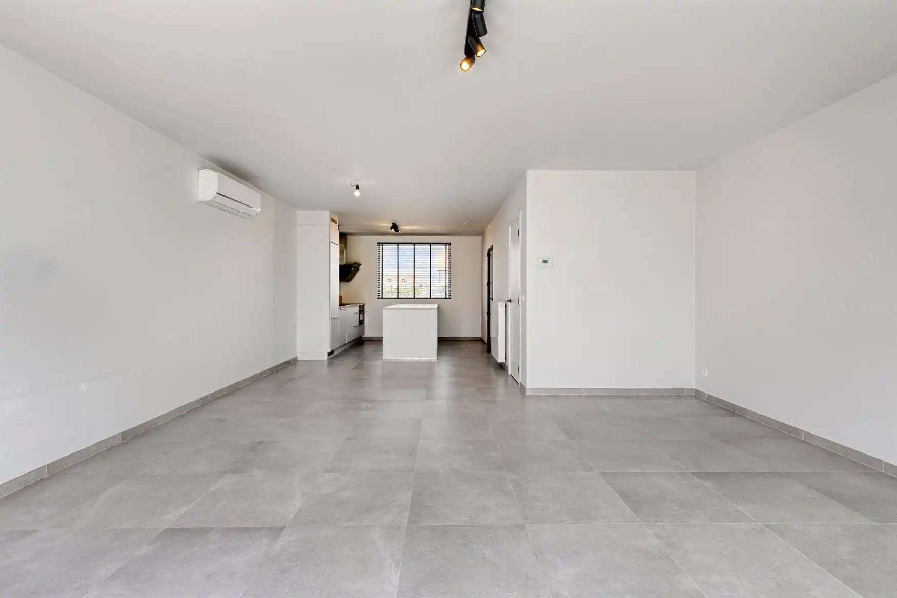 Nieuwbouwwoning op gunstige locatie foto 6