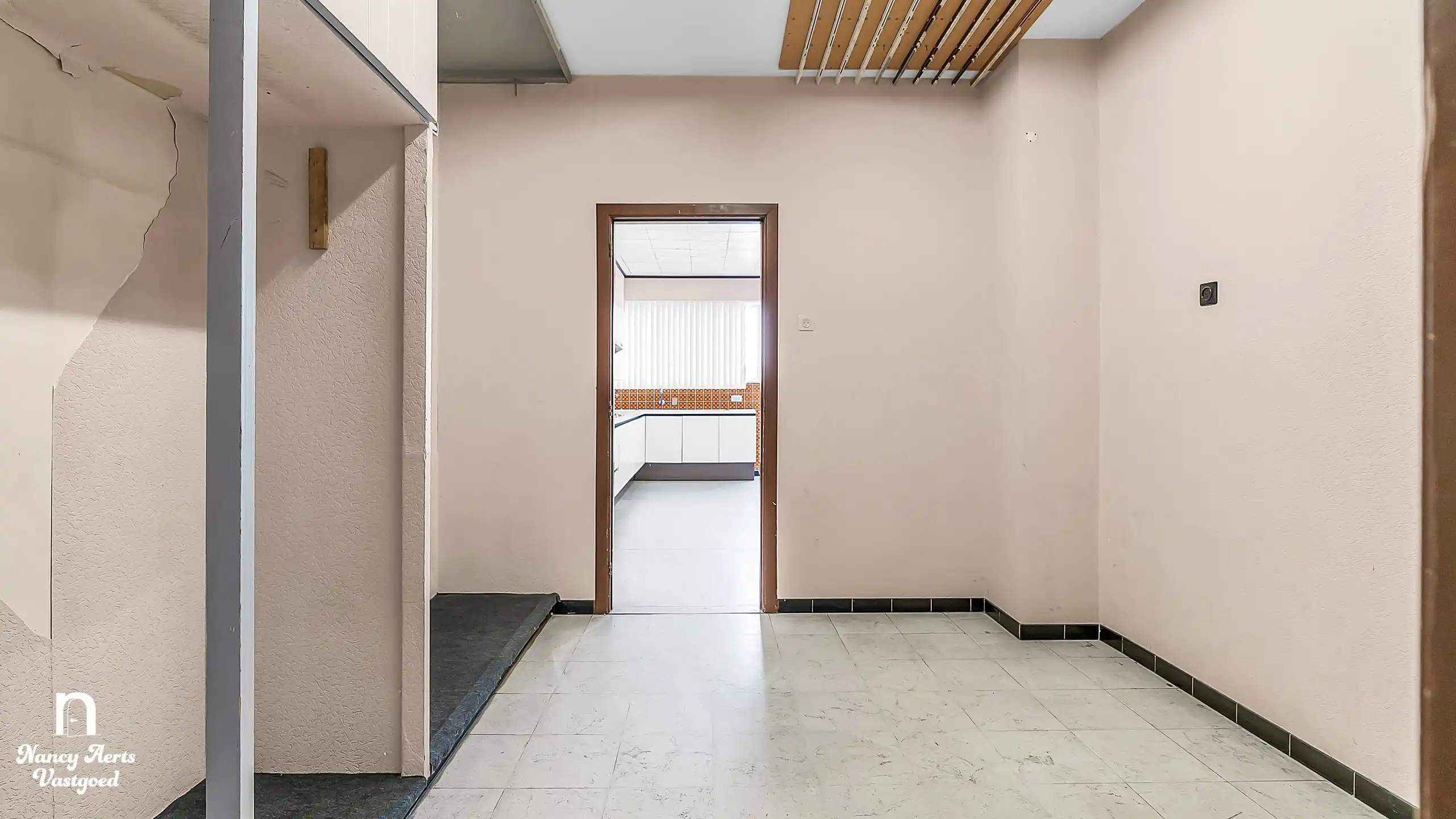 Handelspand van 395 m² in het centrum van Beringen foto 19