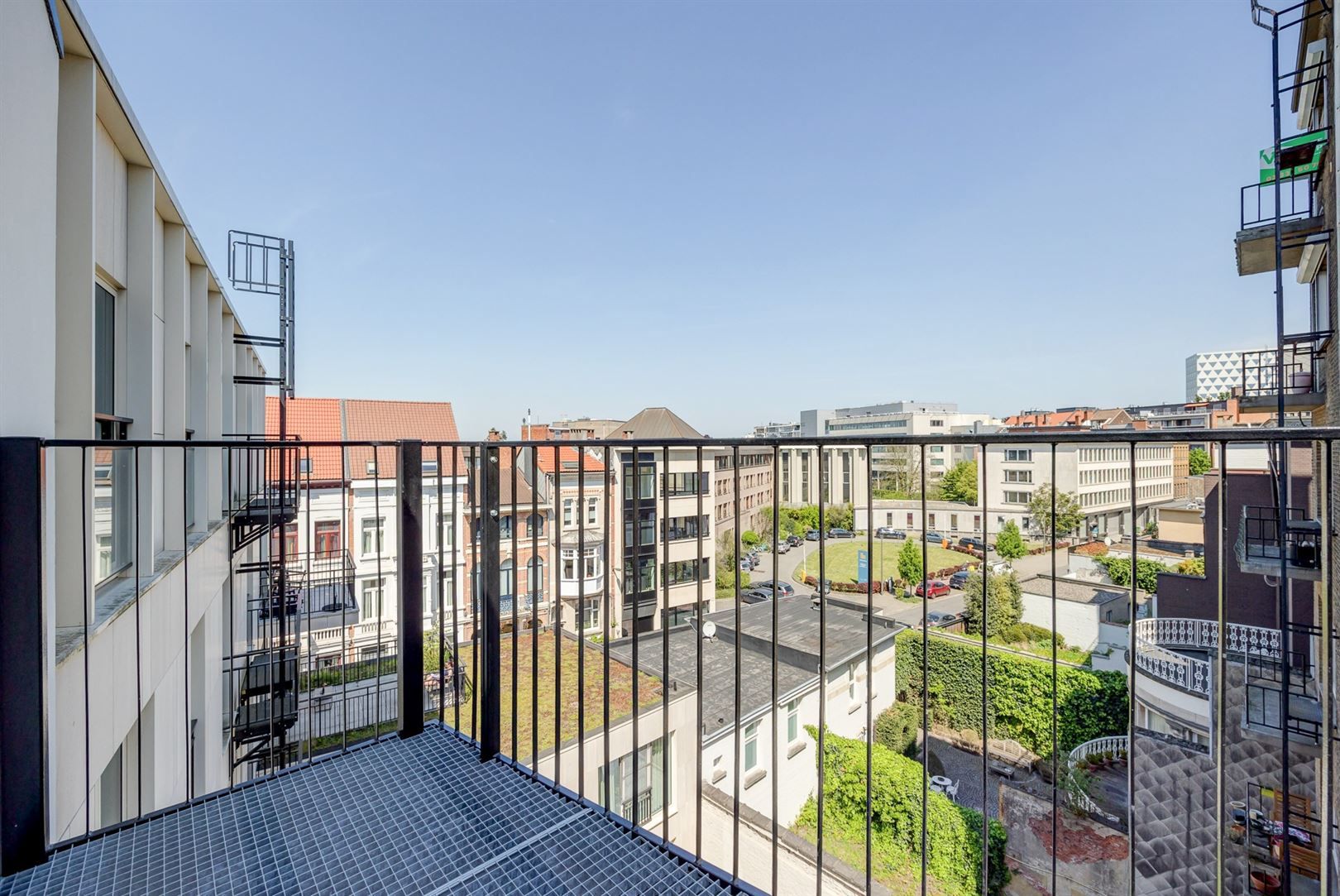 Stijlvol appartement in gerenoveerd Art Nouveau gebouw foto 15