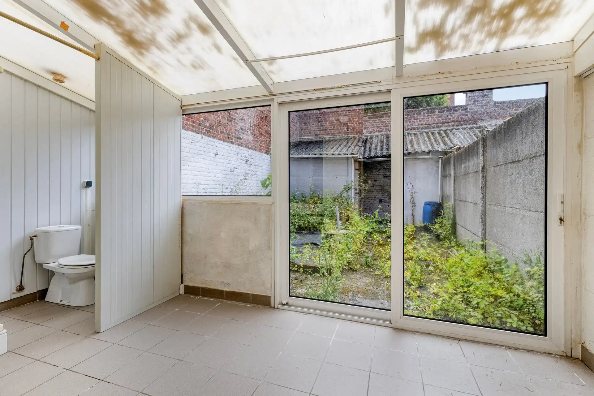 Héél centraal gelegen renovatiepanden (twee). foto 9