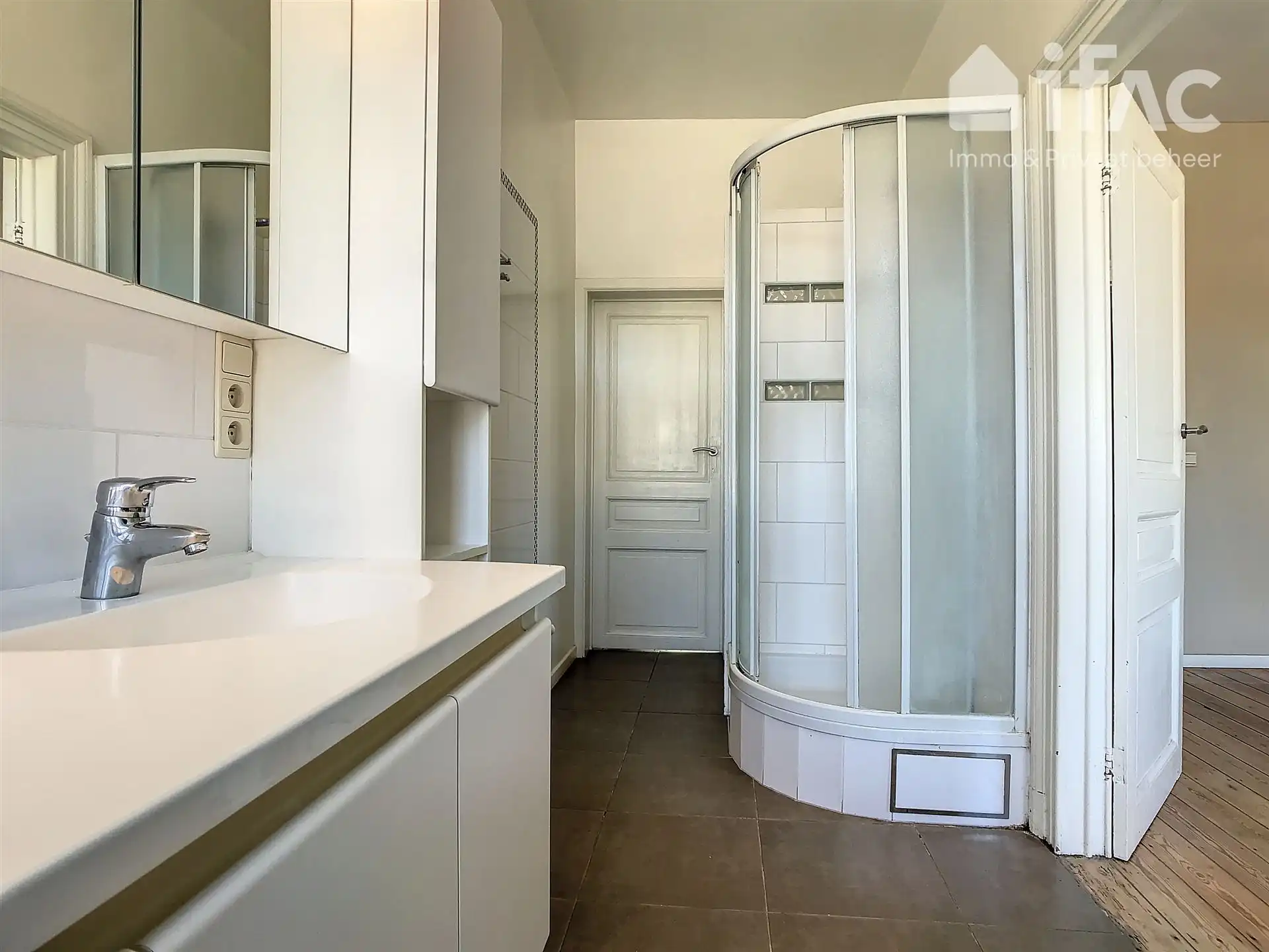 Karaktervol herenhuis met 5 slaapkamers en leuke tuin foto 15