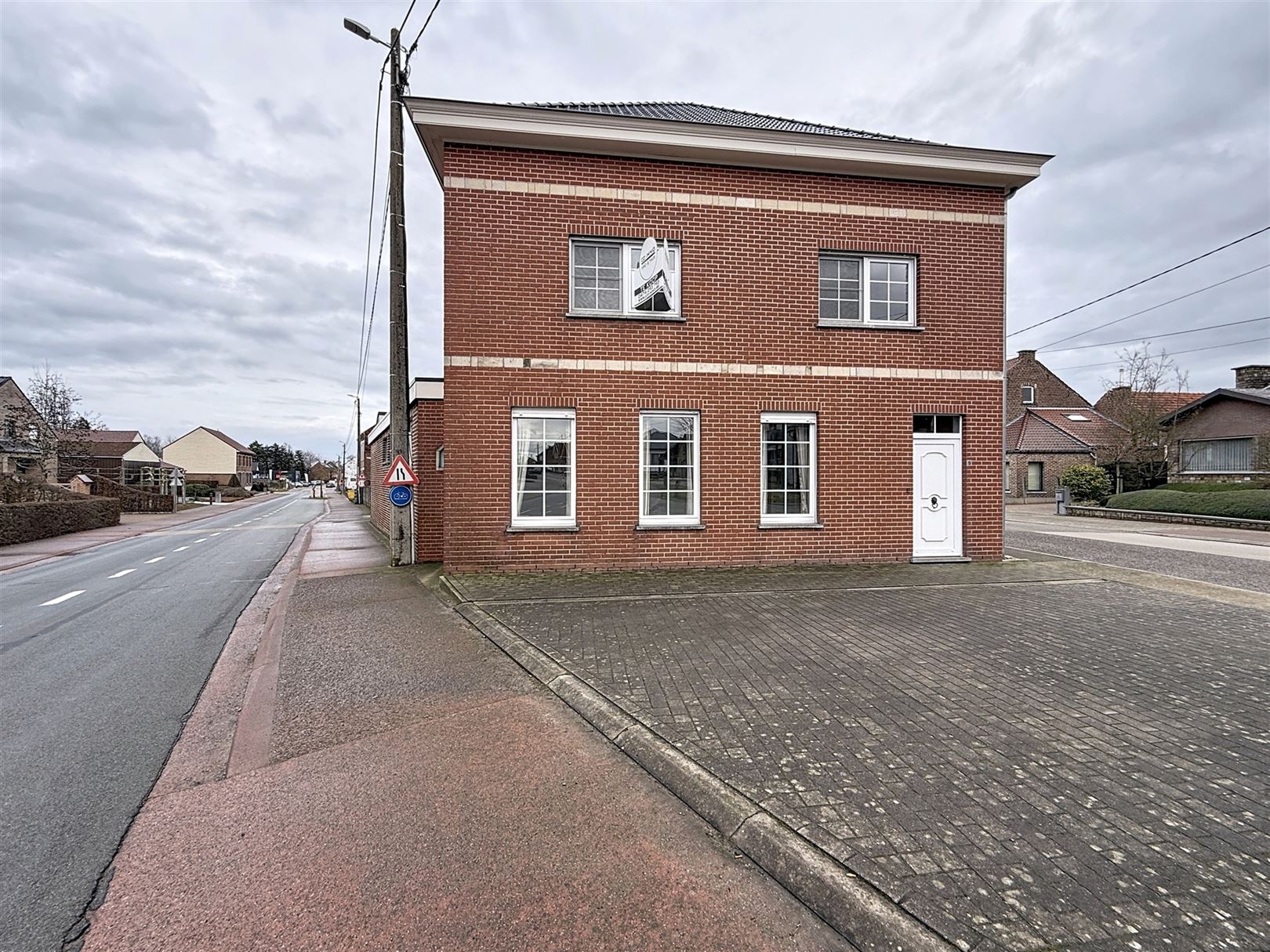 Ruime woning met 4 slpks en verhuurde studio + tuin foto 31