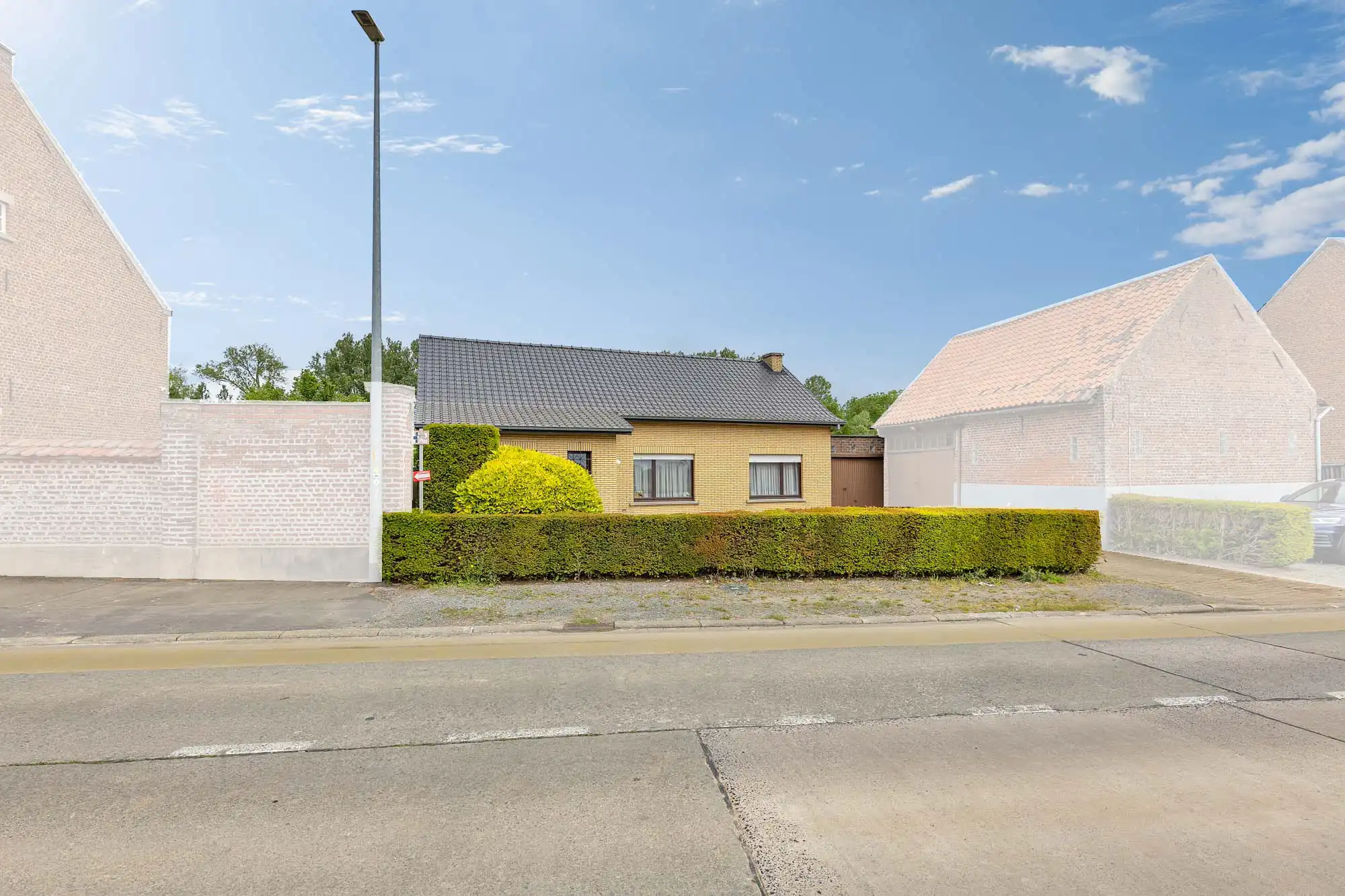 Woning op landelijke ligging met opslagplaats foto {{pictureIndex}}