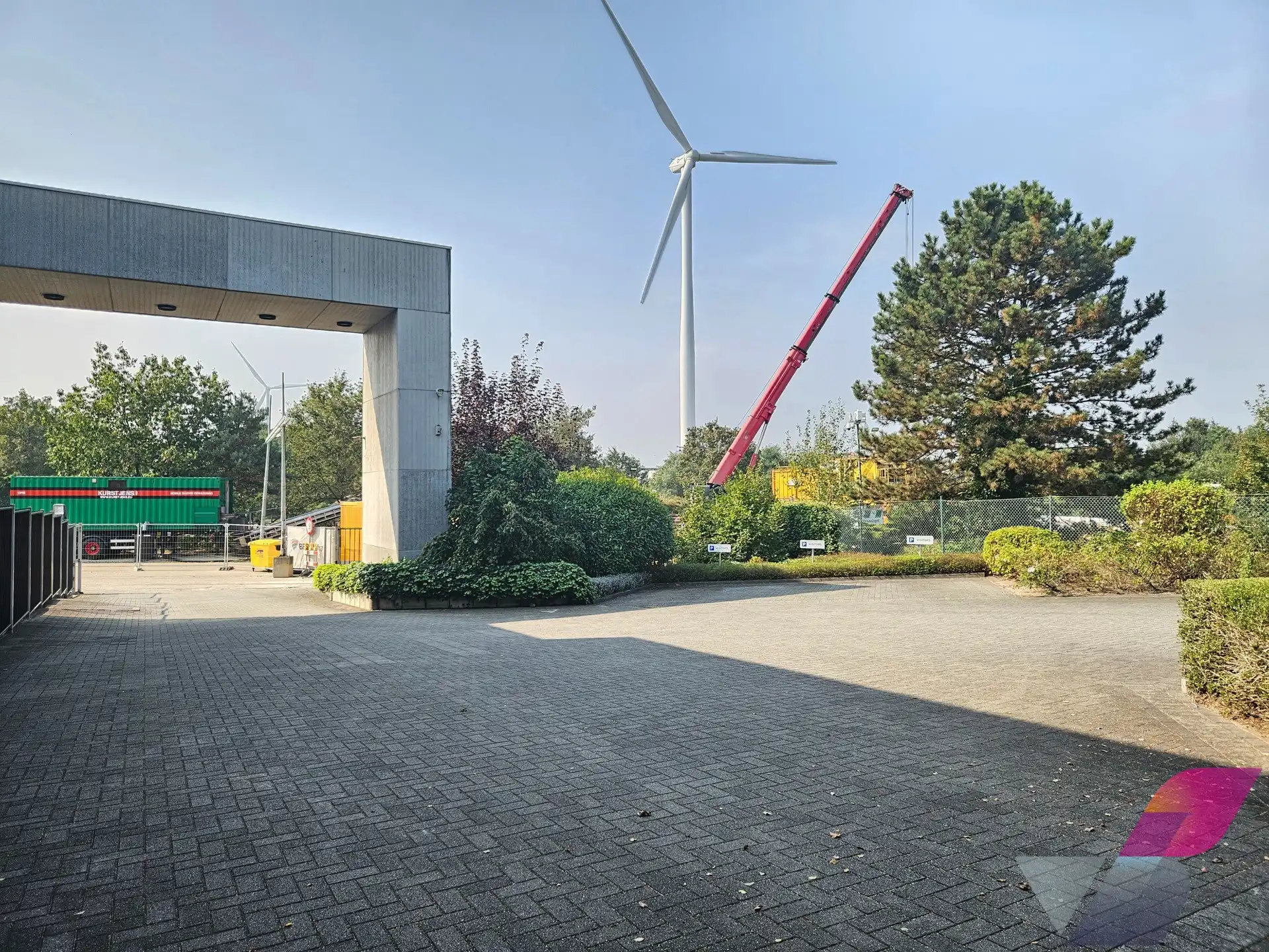 Semi-industrieel gebouw op zichtlocatie foto 22