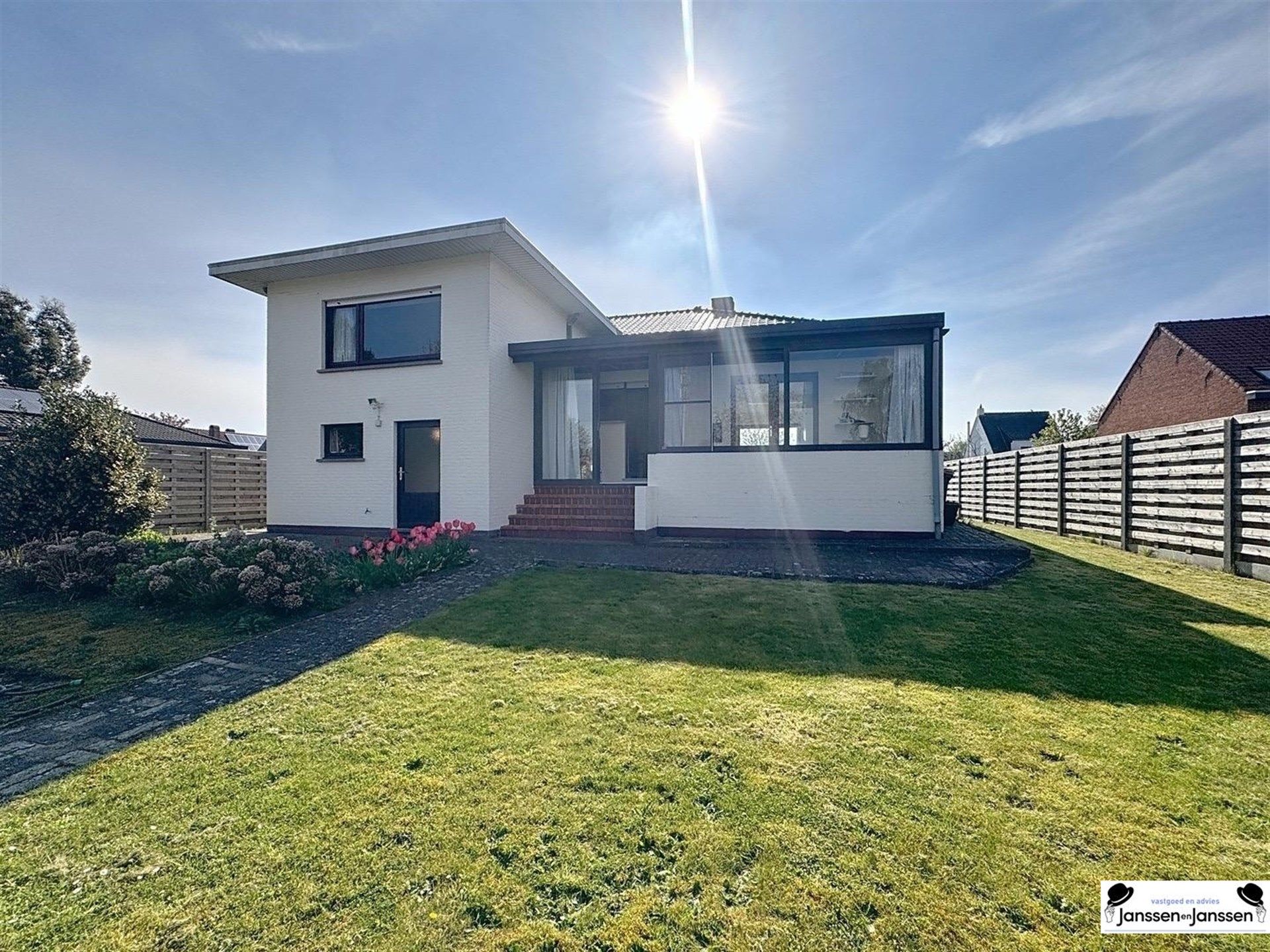 Charmante woning in hartje Gooreind! foto 24