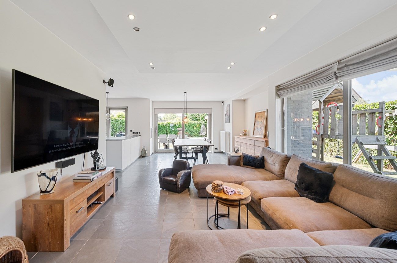 instapklare woning met 3 slaapkamers en groot overdekt terras foto {{pictureIndex}}