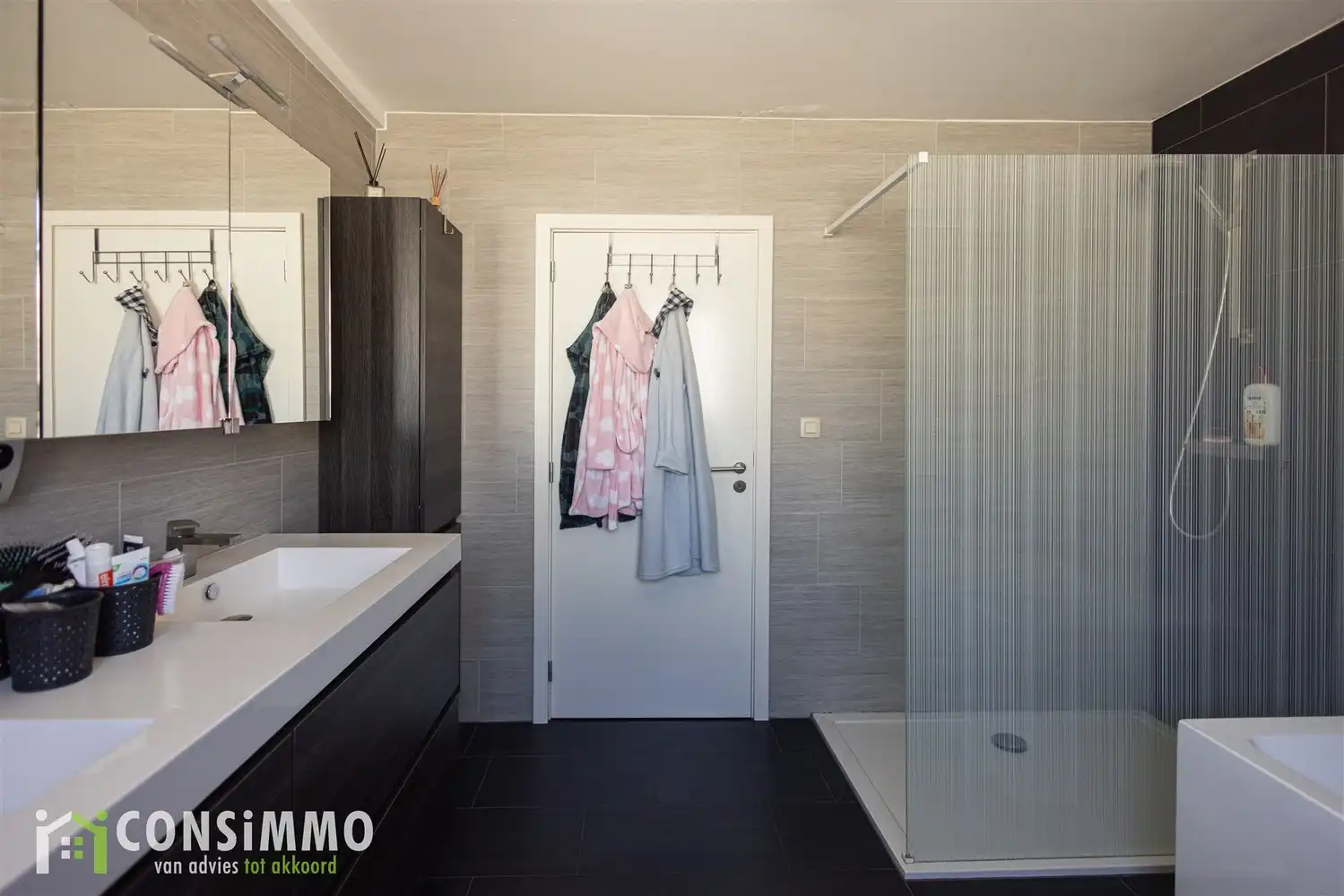 Ruim appartement met 3 slaapkamers en groot terras in Houthalen-Oost foto 19