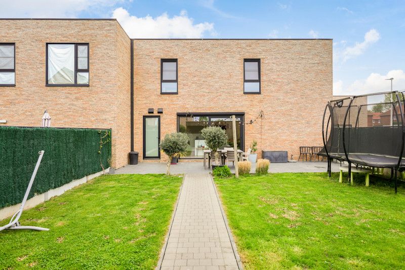Recente, zeer goed gelegen woning met tuin foto 27
