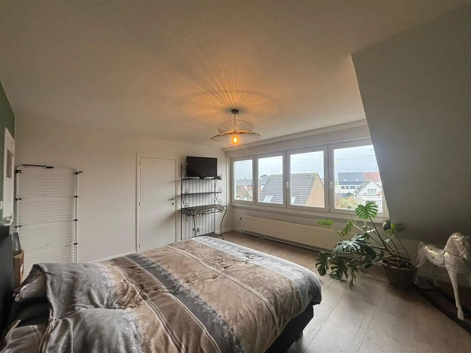 Woning met garage en tuin in alle rust! foto 14