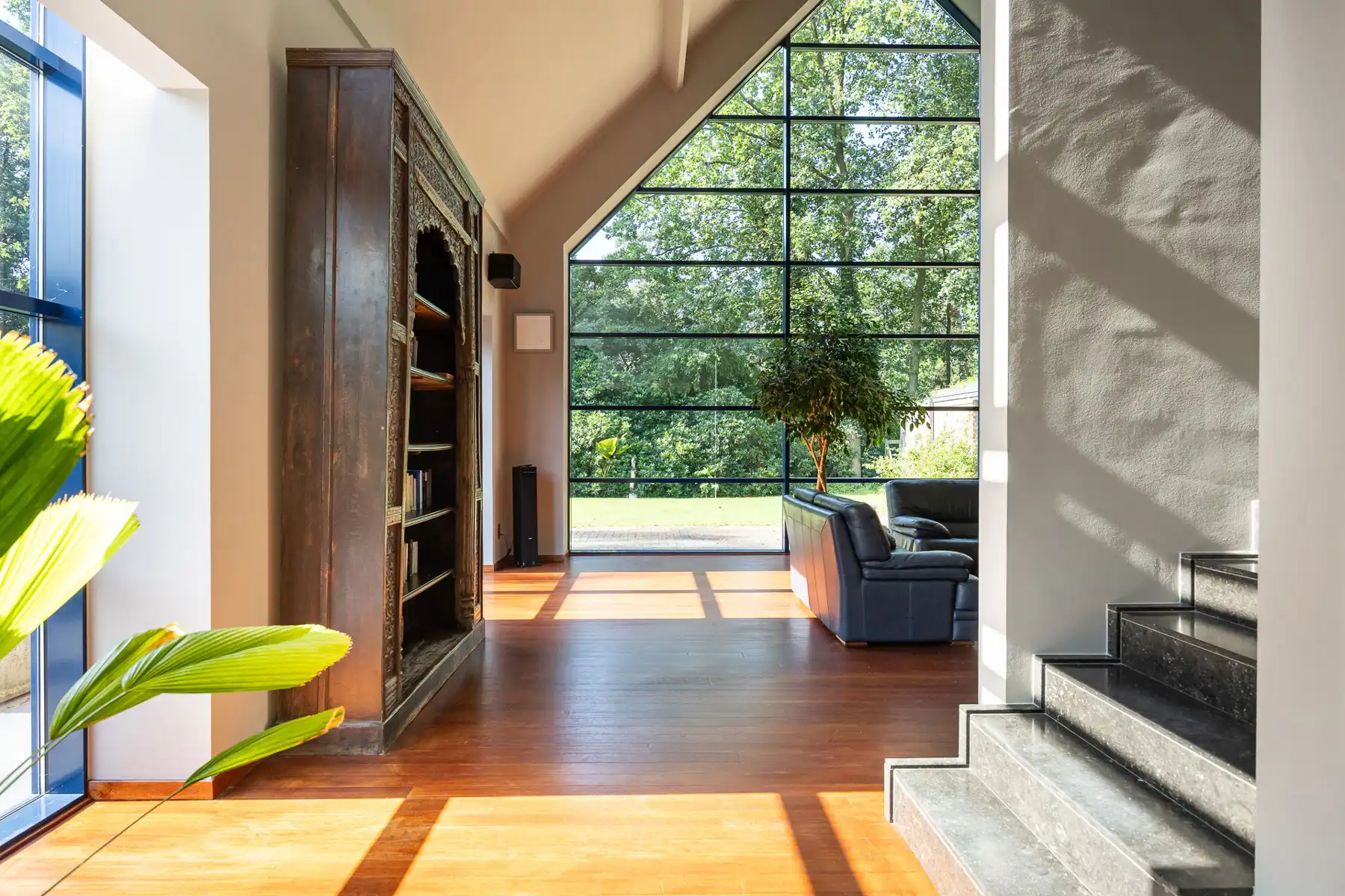 Ruime villa op 2.715 m² in een rustige en groene omgeving foto 7