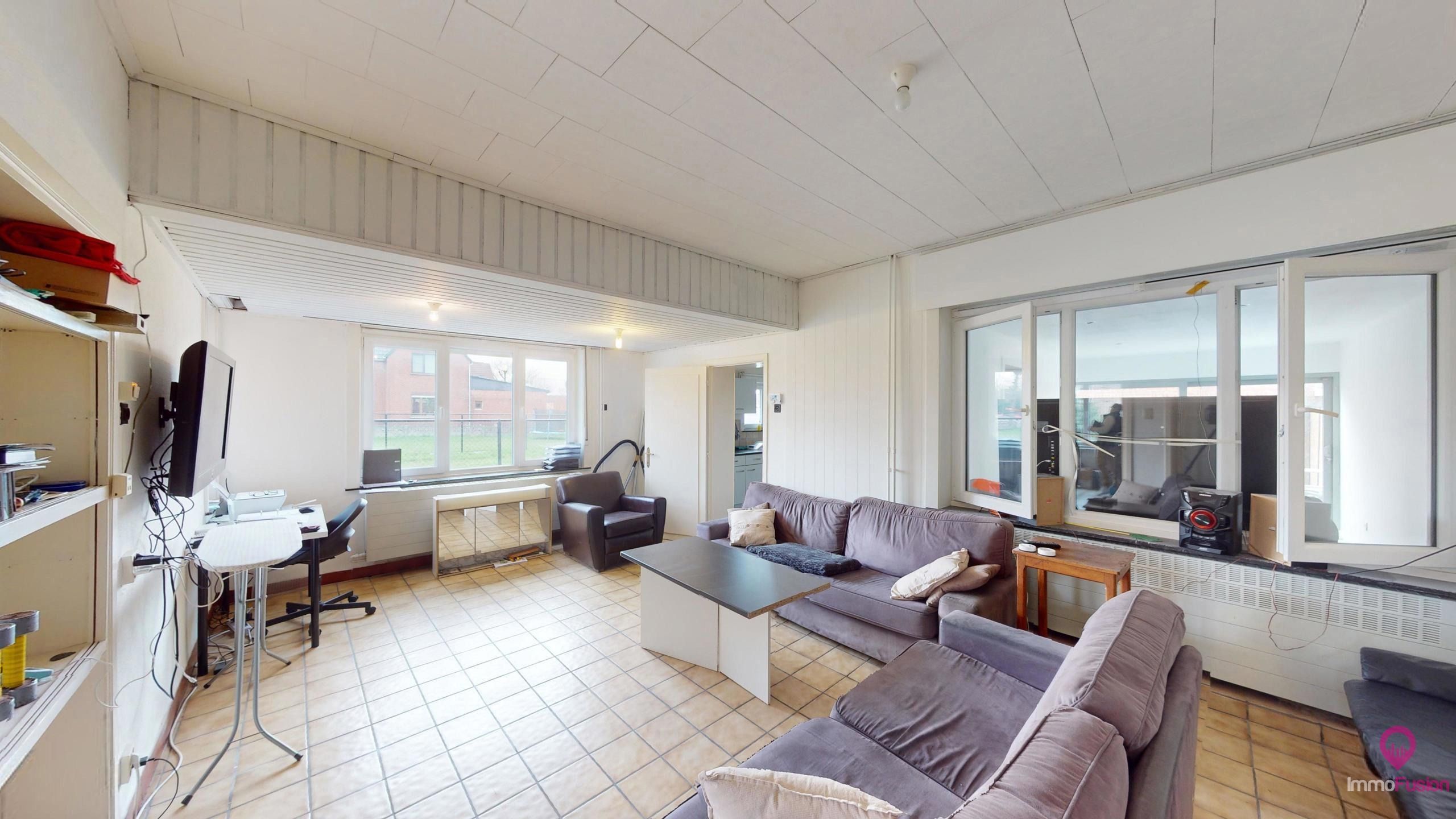 Mooie gezinswoning met 5slpk, rustige ligging nabij centrum! foto {{pictureIndex}}