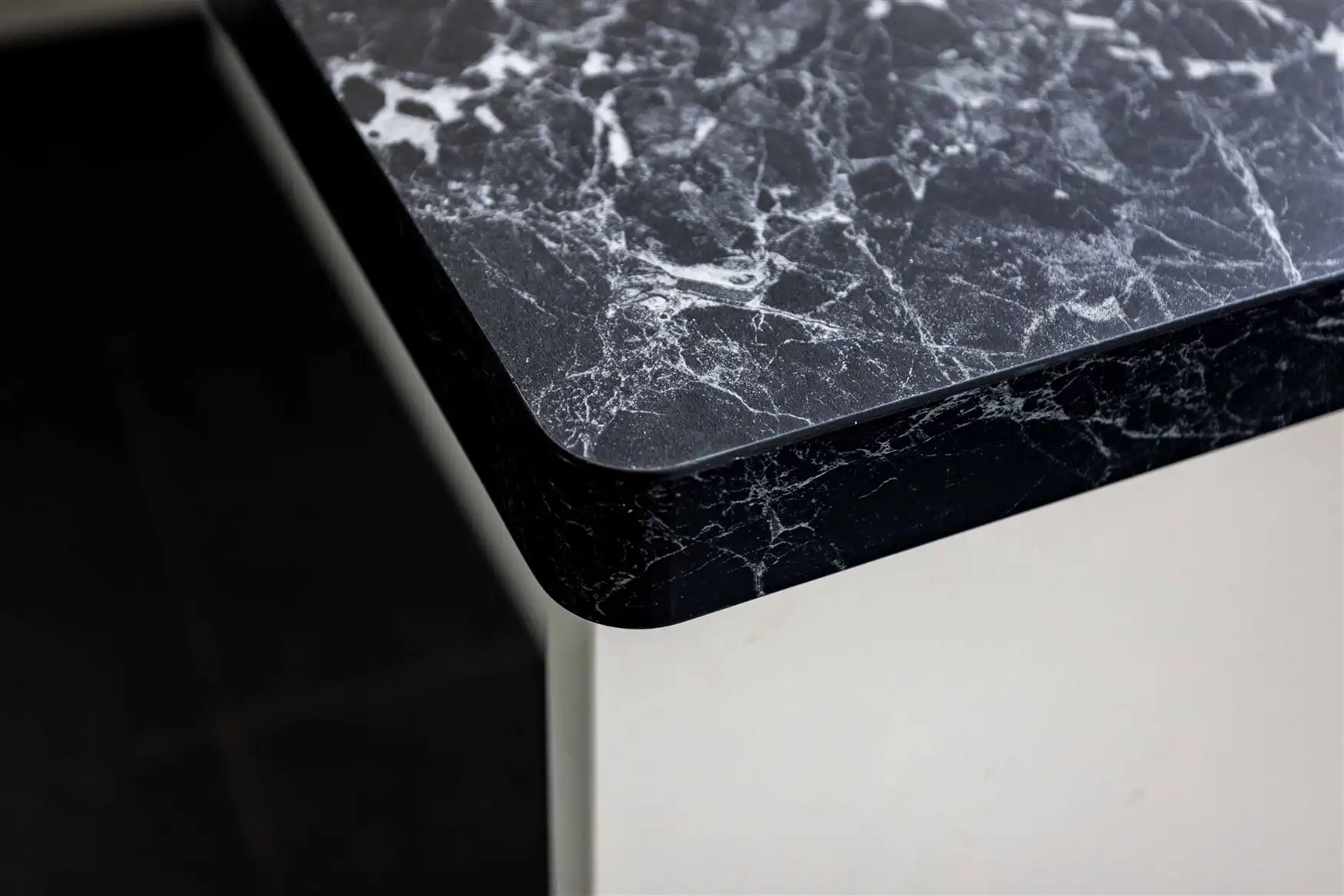 Instapklare woning met 4 kamers en koer in Gent foto 4