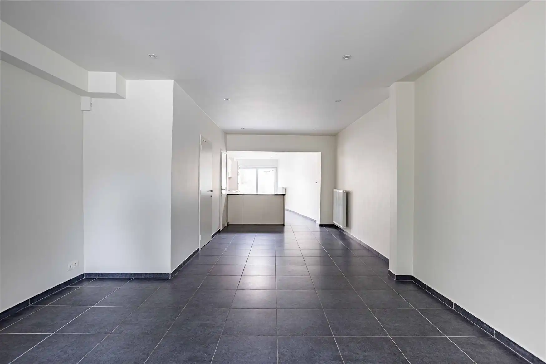 Instapklare woning met 4 kamers en koer in Gent foto 4