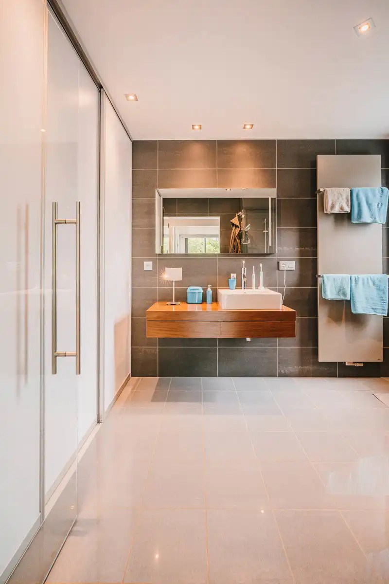 Stijlvolle, eigentijdse woning op een ruim perceel foto 41